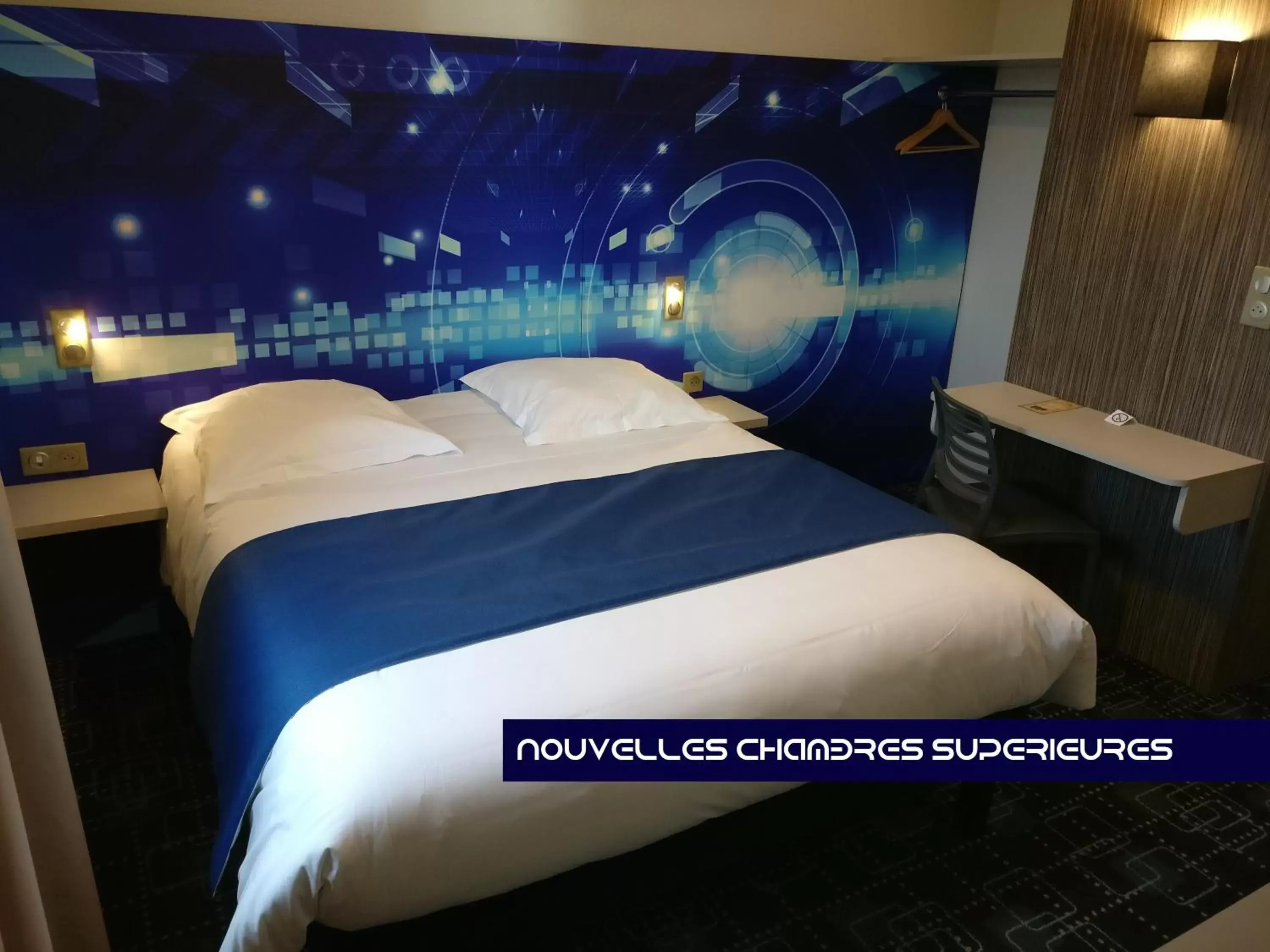 Double Room in Kyriad Poitiers Jules Verne Site du Futuroscope Double Room in Kyriad Poitiers Jules Verne Site du Futuroscope