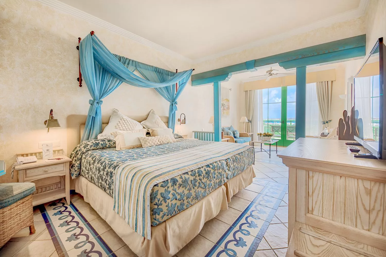 Deluxe Double Room with Sea View (Only Adults) in Hotel LIVVO Volcán Lanzarote