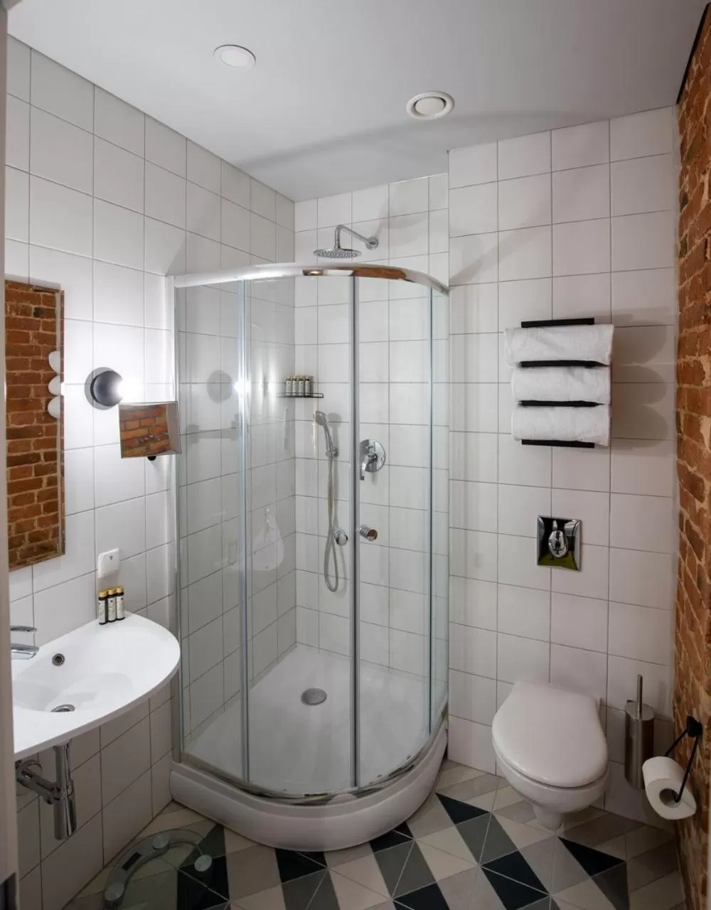 Bathroom in Four Rooms City