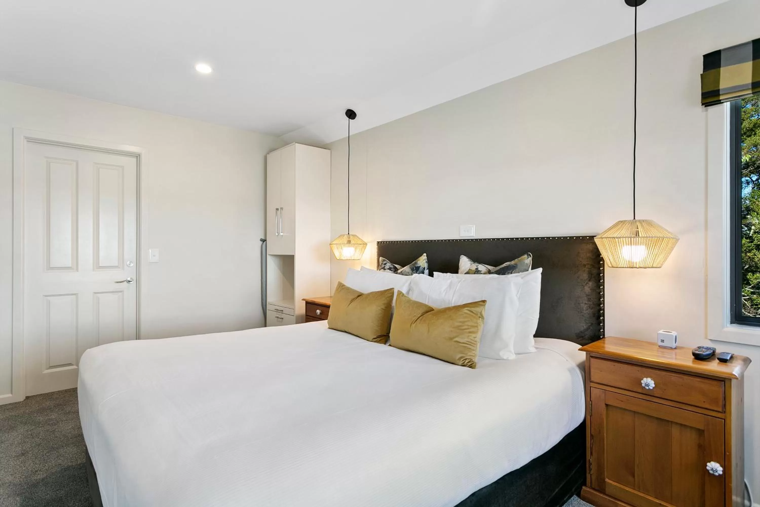 Bed in Baycrest Thermal Lodge