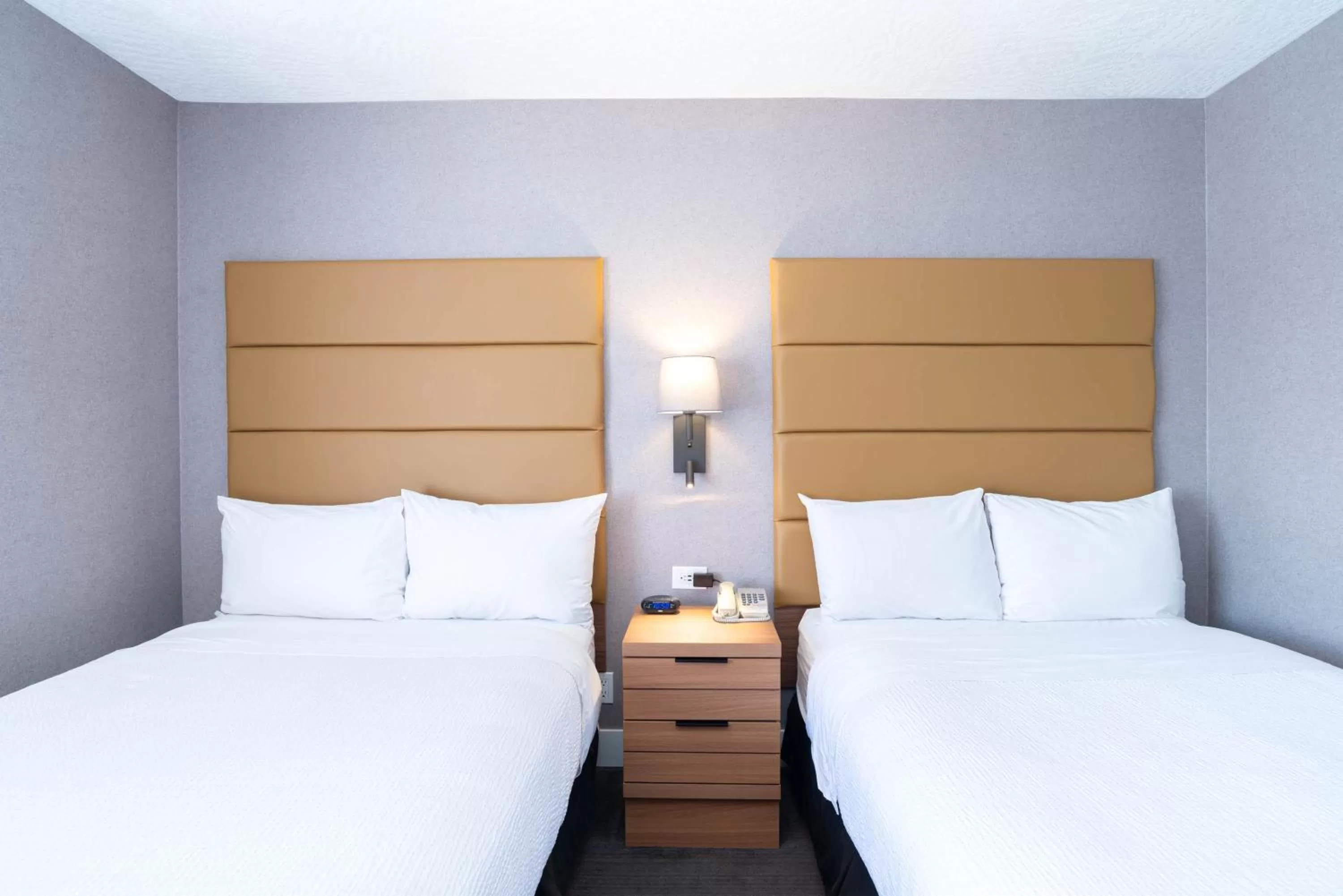 Photo of the whole room, Bed in Sandman Hotel Victoria