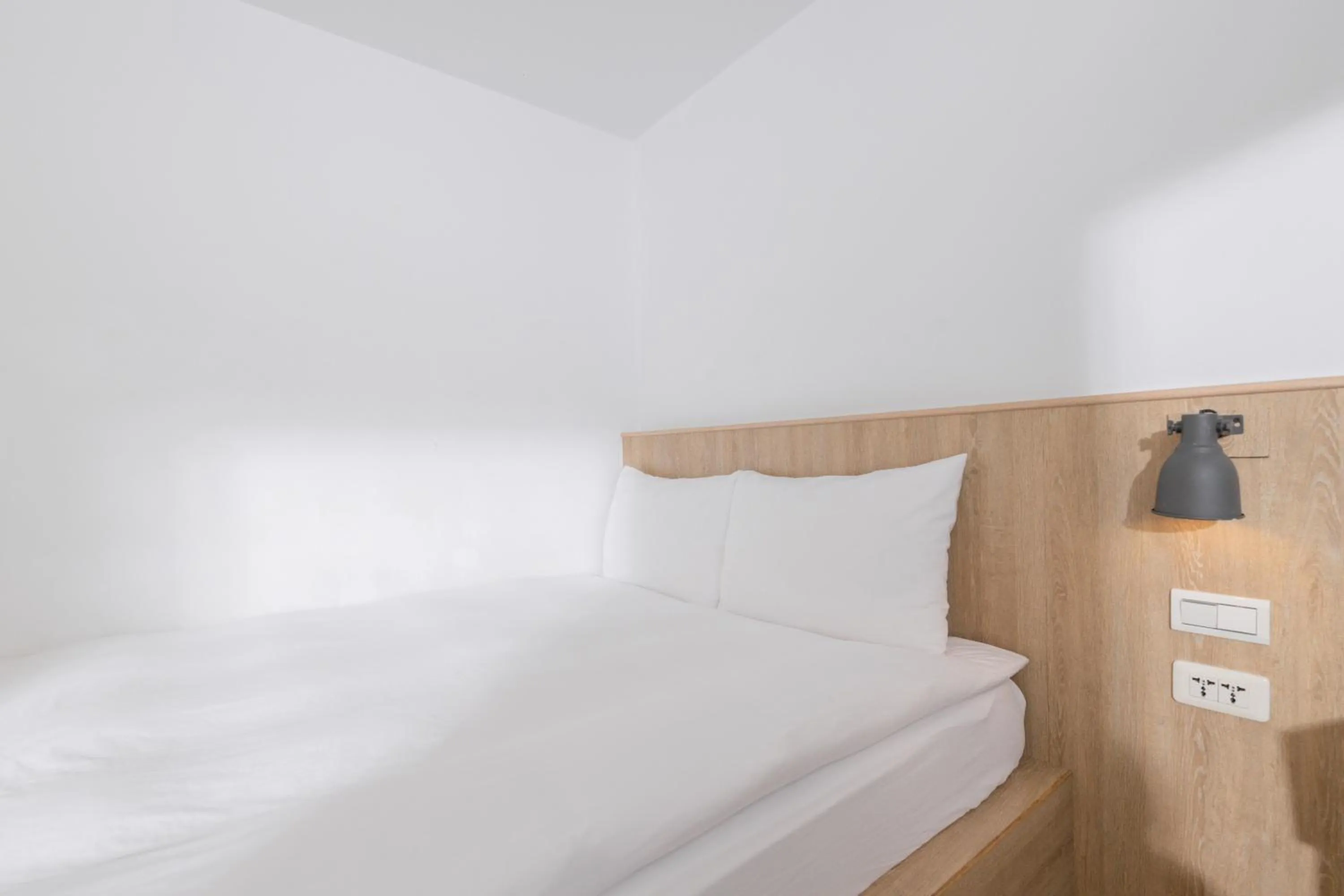 Bed in OwlStay Flip Flop Hostel - Garden