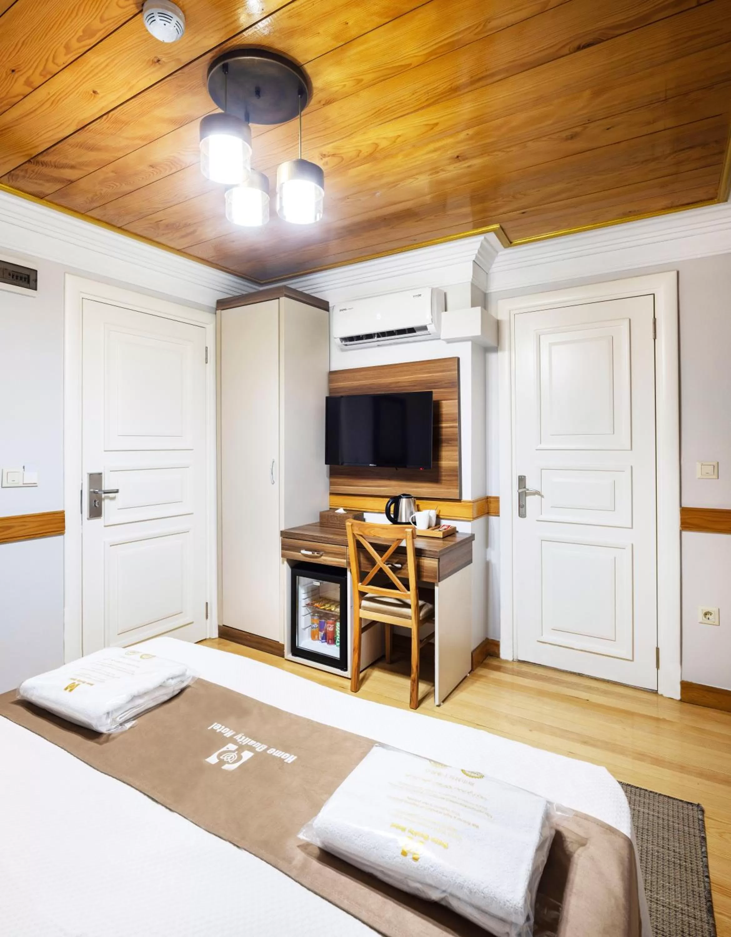 Evening entertainment in HOME QUALITY HOTEL