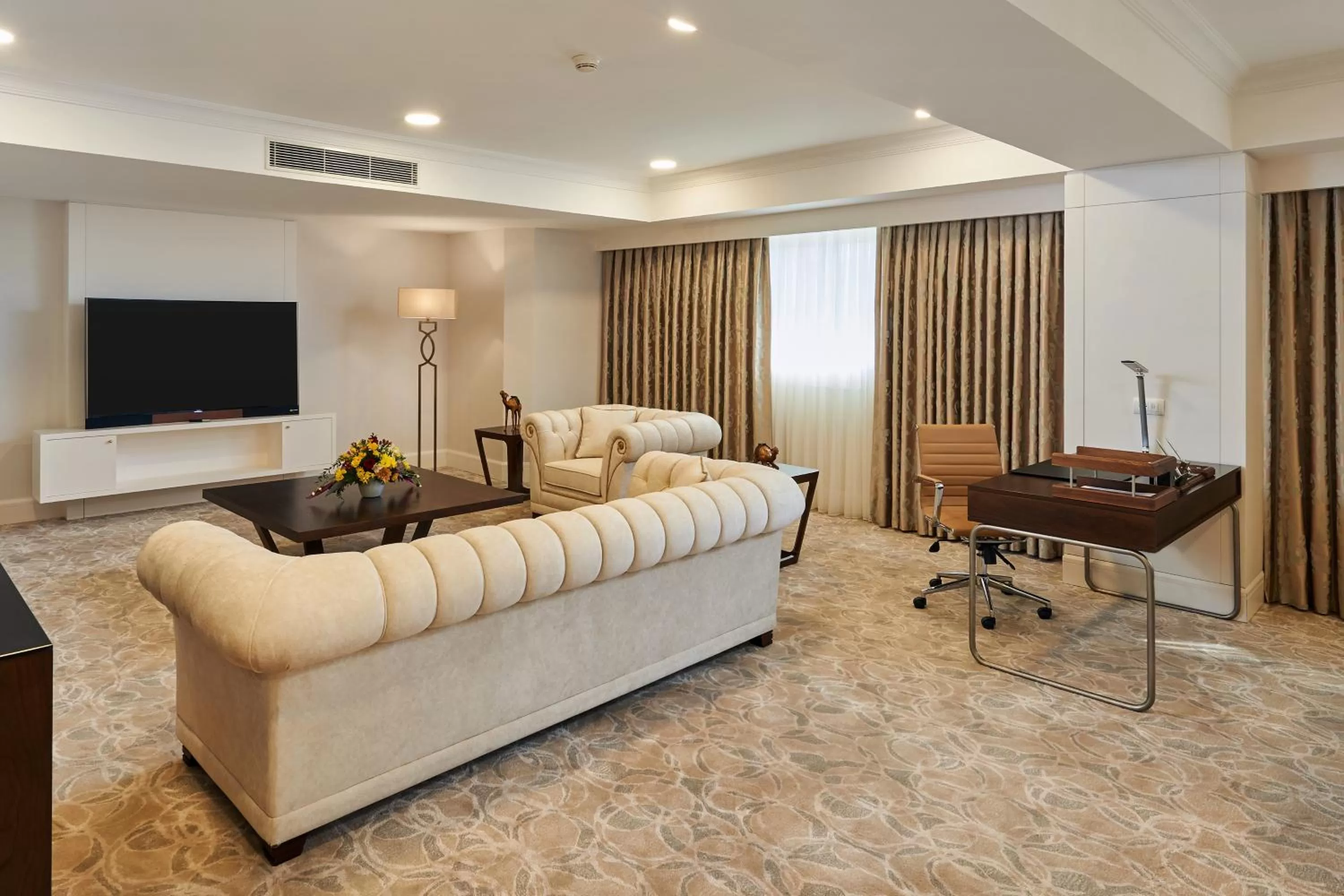 TV and multimedia in Wyndham Tashkent