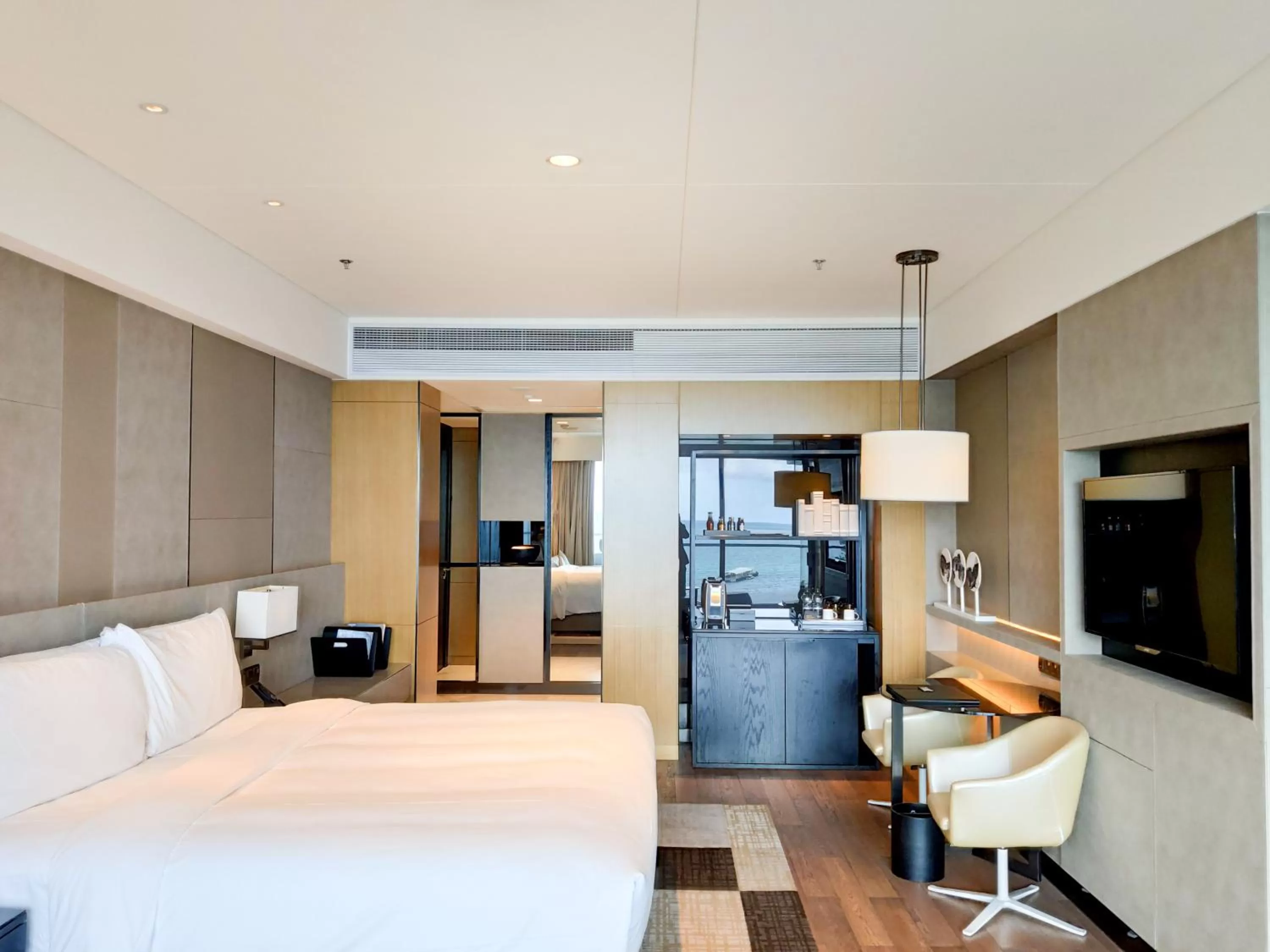 Bedroom, Bed in The Shanhaitian Resort Sanya, Autograph Collection