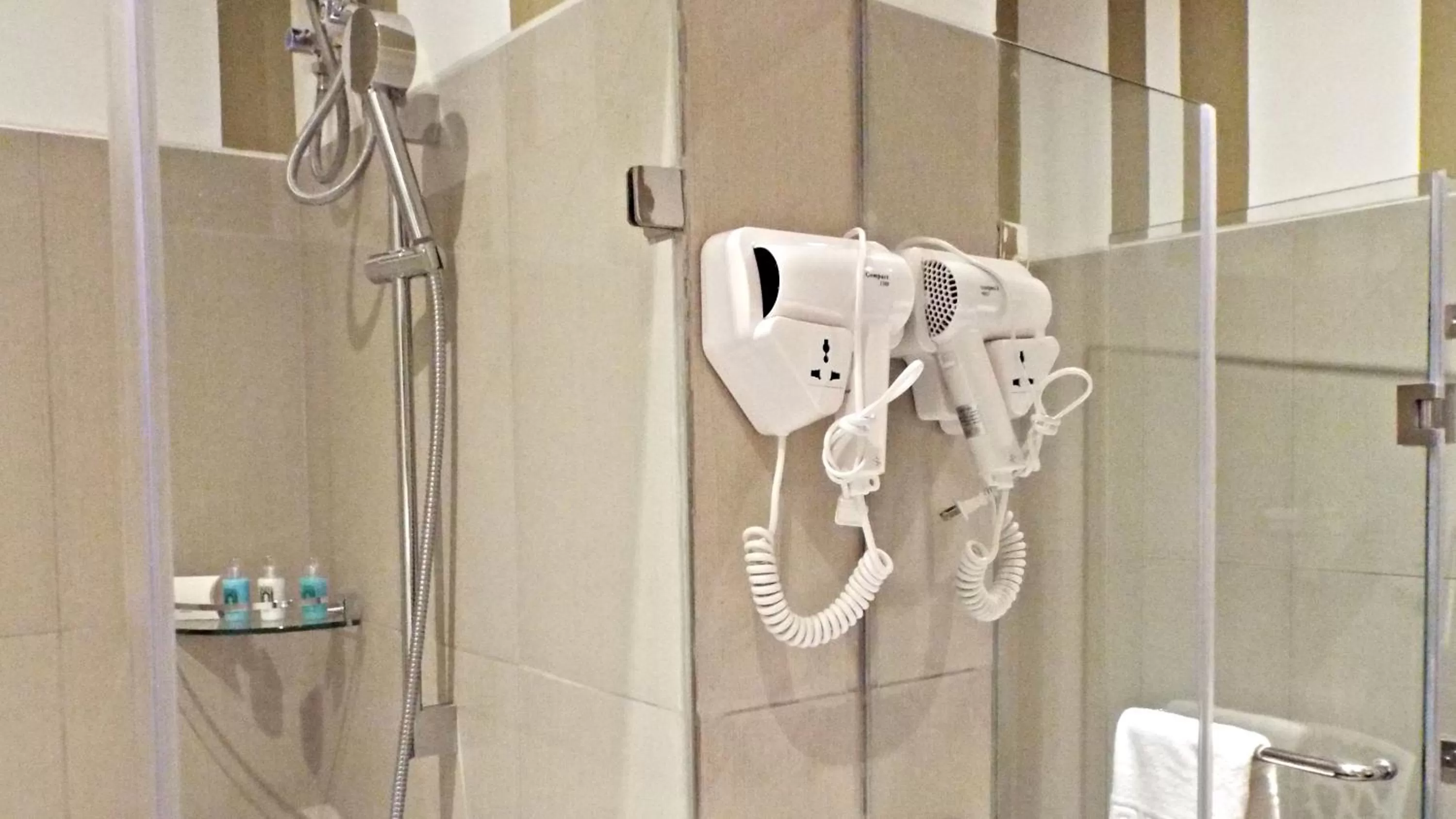 Shower in Hotel101 - Manila