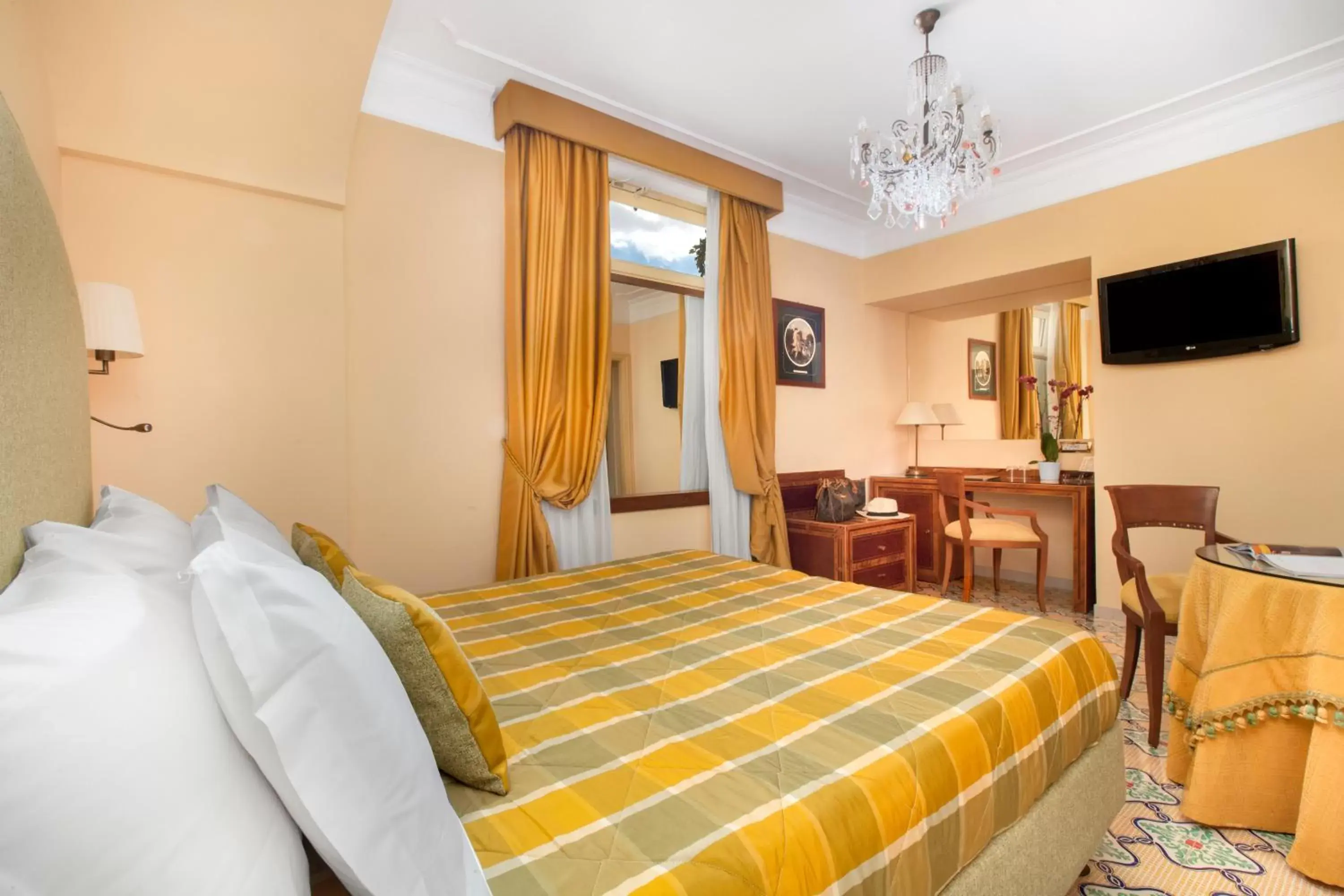 Economy Double or Twin Room in Hotel Antiche Mura Economy Double or Twin Room in Hotel Antiche Mura