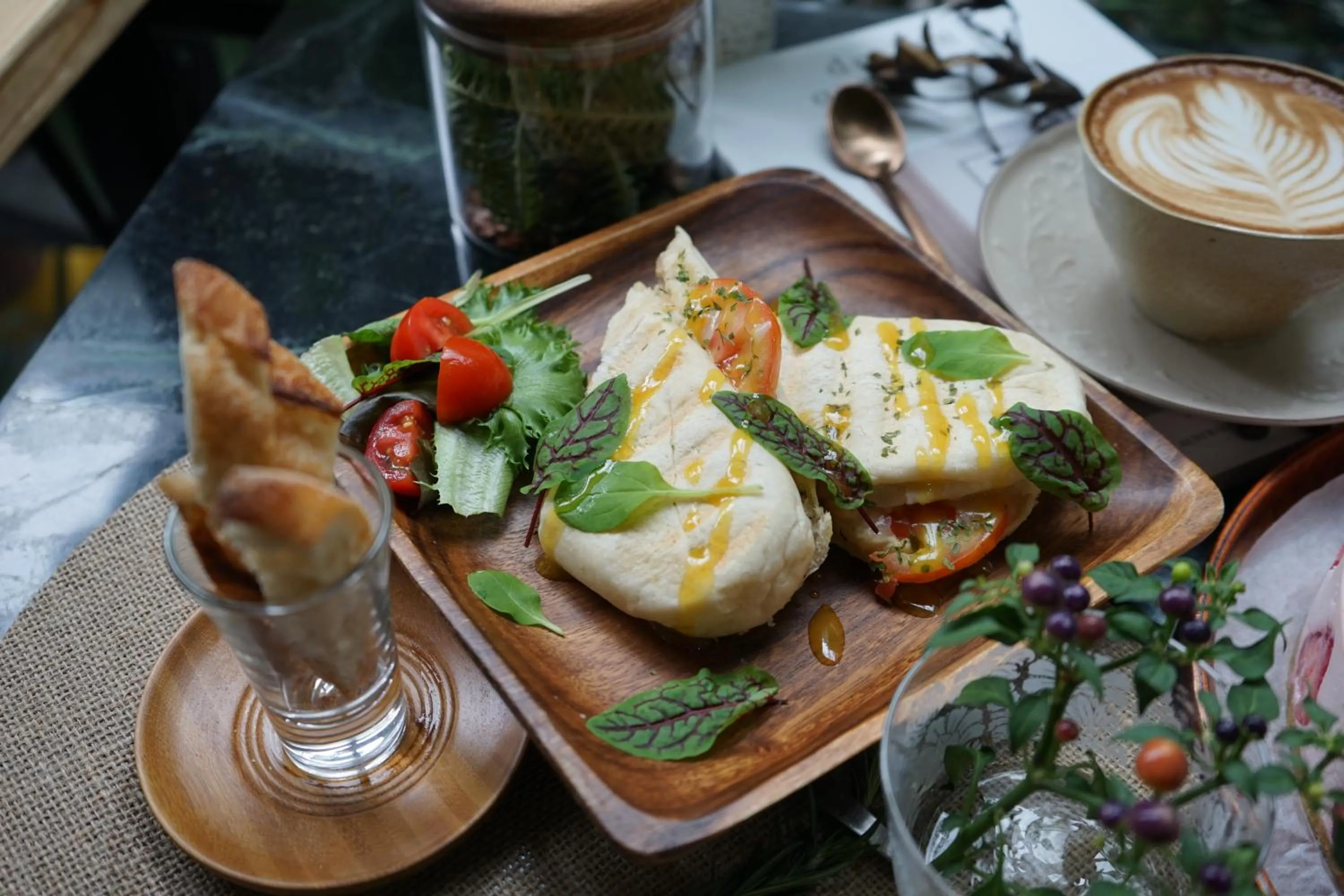 Food and drinks in NiHao Café Hotel