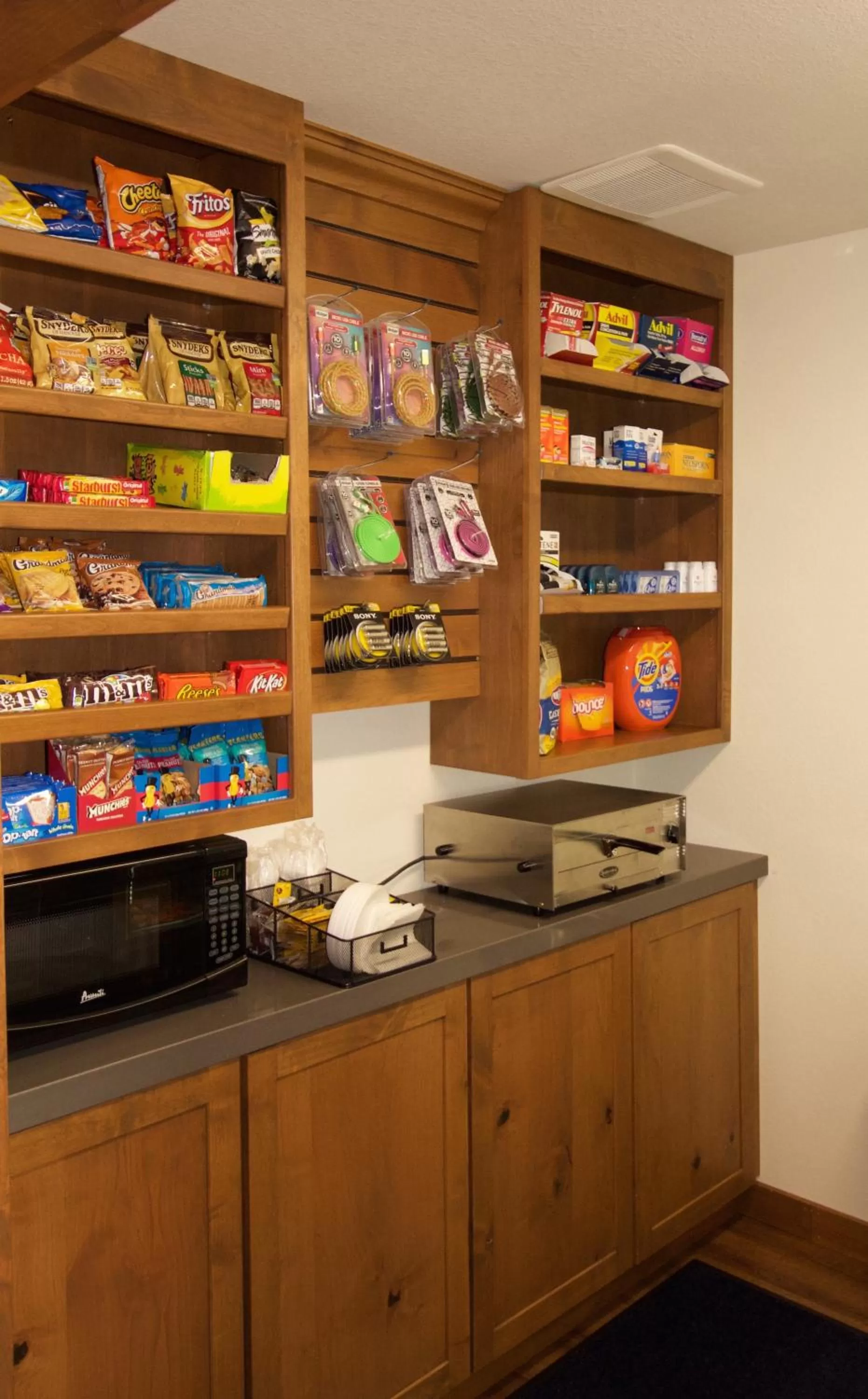 Food in Boarders Inn & Suites by Cobblestone Hotels - Syracuse