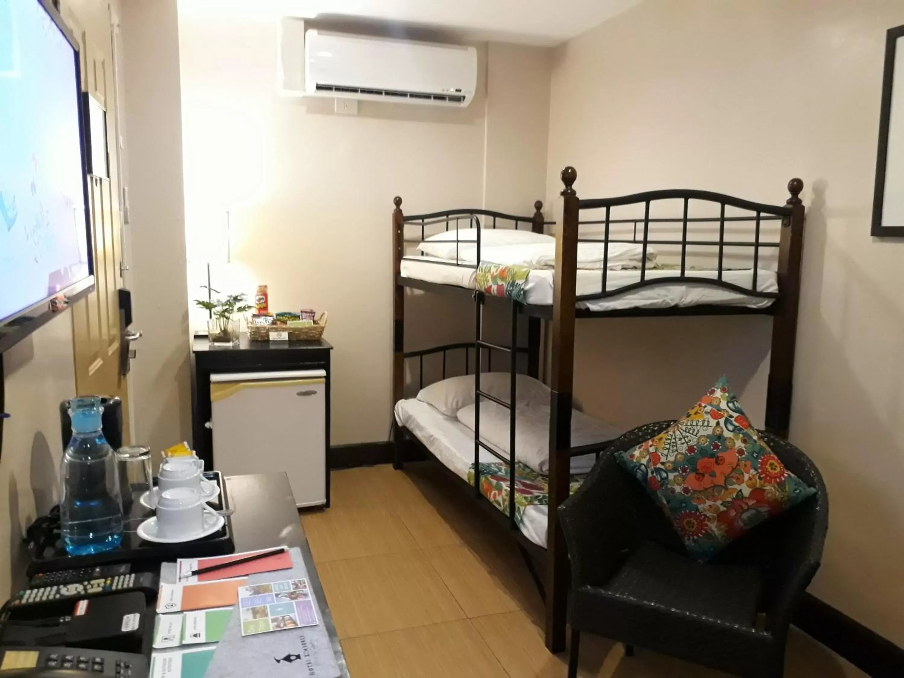 Bunk Bed for 2 (No Window) with Free Activities in Hotel Kimberly Tagaytay Bunk Bed for 2 (No Window) with Free Activities in Hotel Kimberly Tagaytay