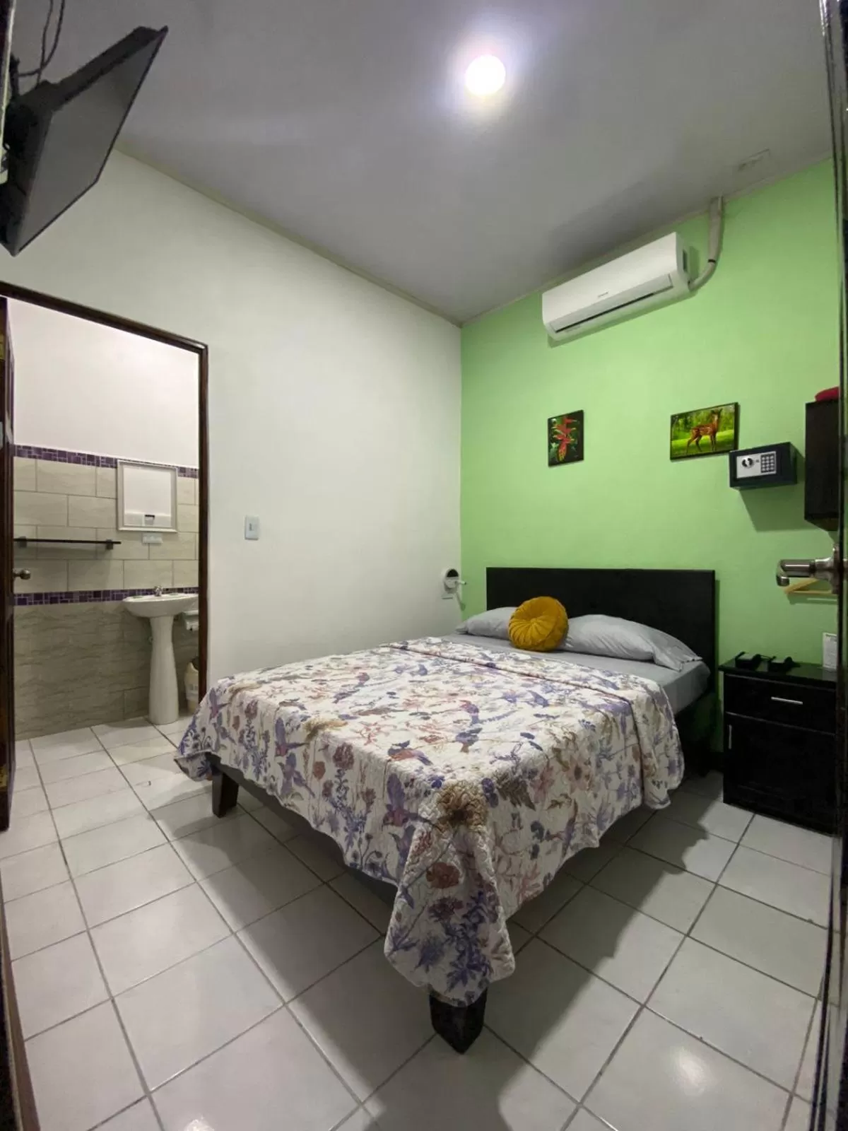 Bed in Hotel El Coco