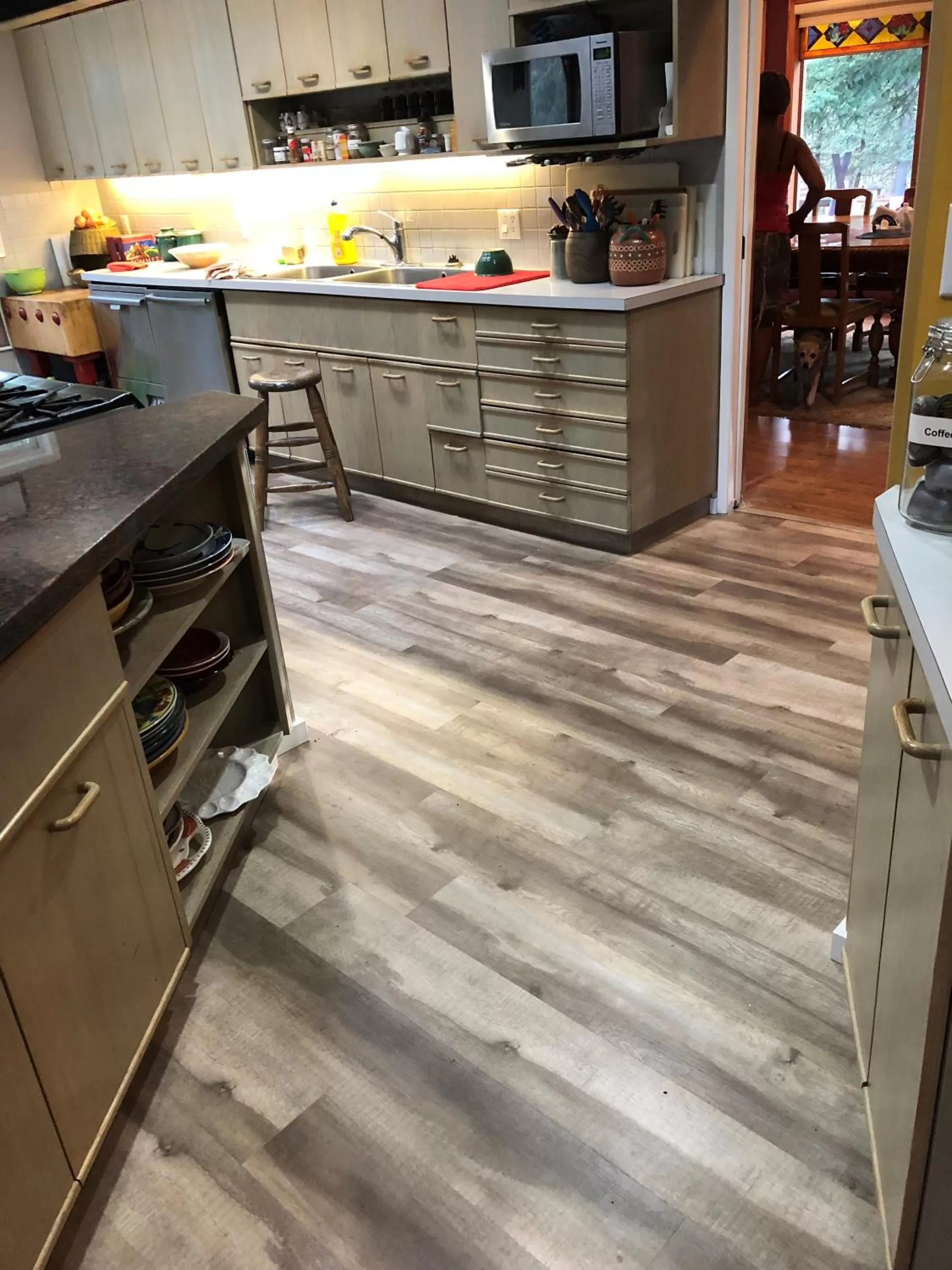 Communal kitchen in Hidden Valley Bed and Breakfast