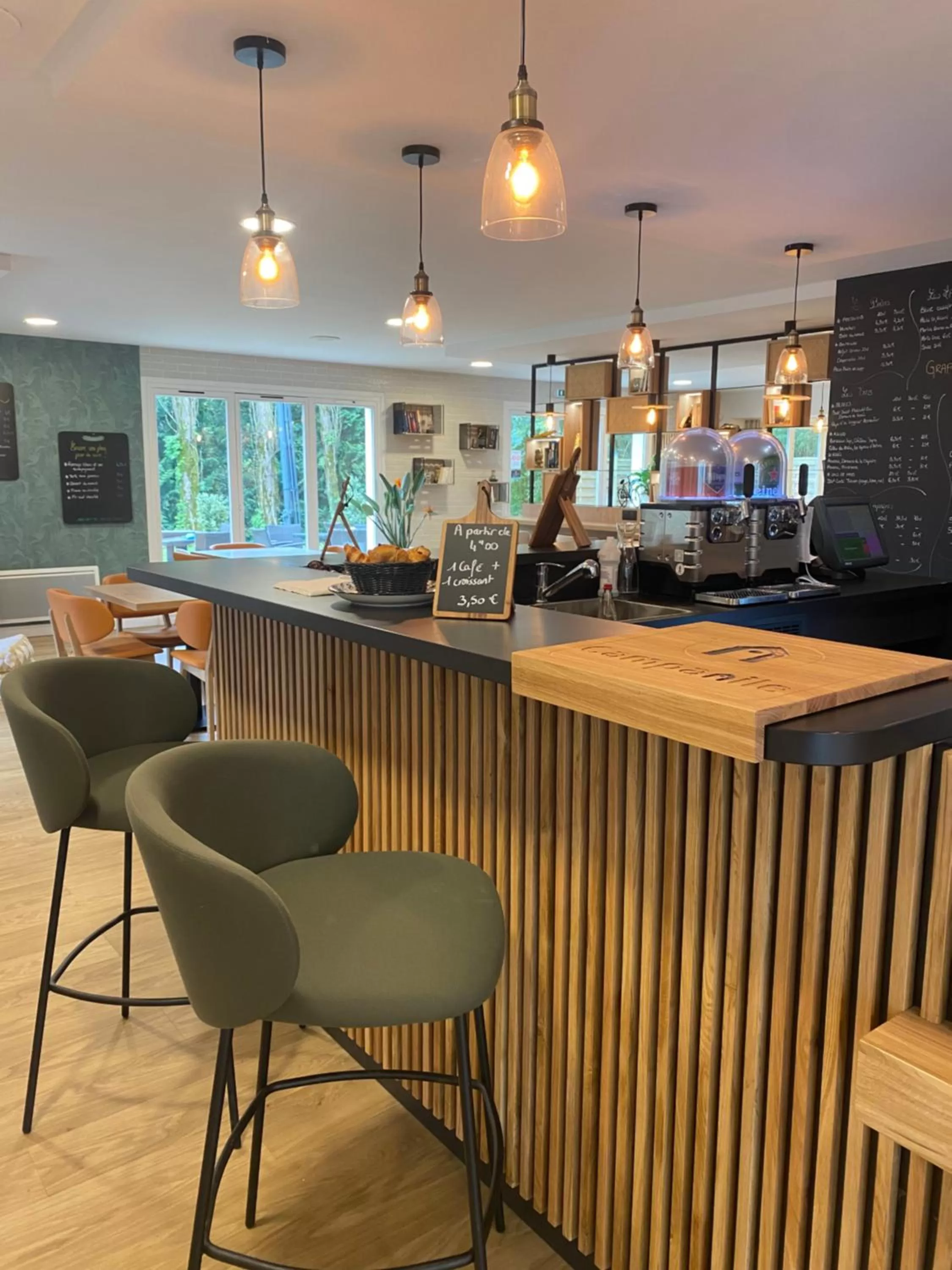 Restaurant/places to eat in Campanile Nantes ~ Rezé Aéroport