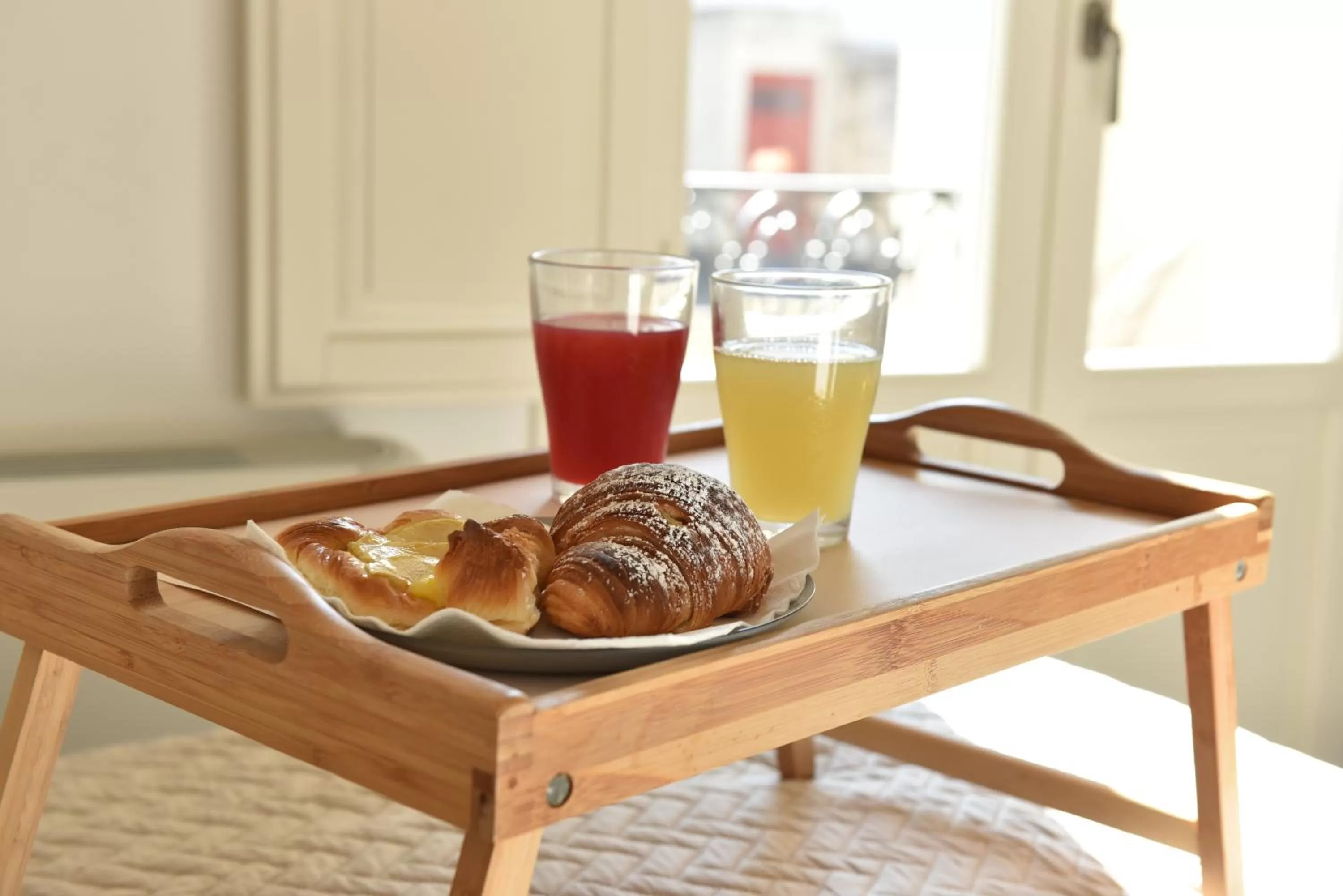Coffee/tea facilities in Tobacco Suite