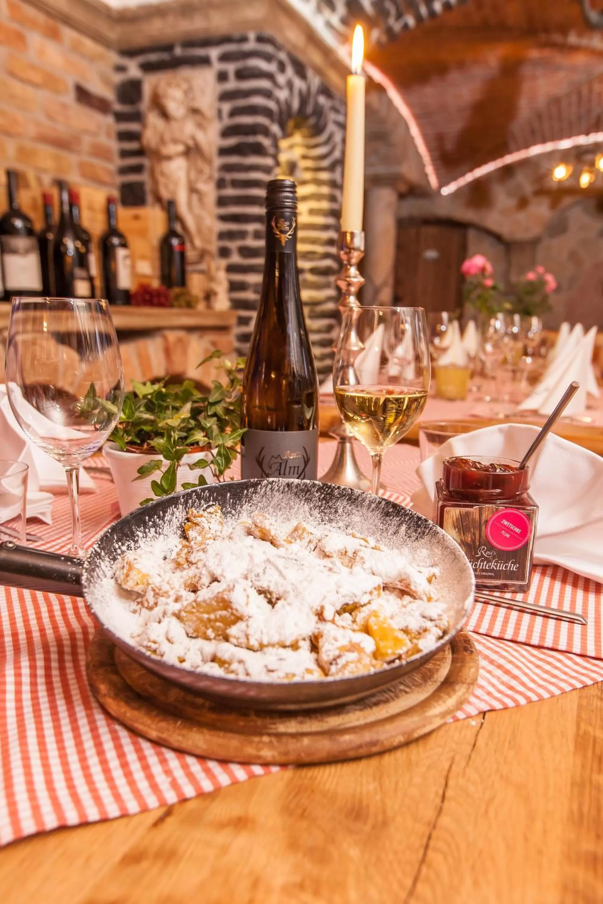 Restaurant/places to eat in Rosis Sonnbergstuben