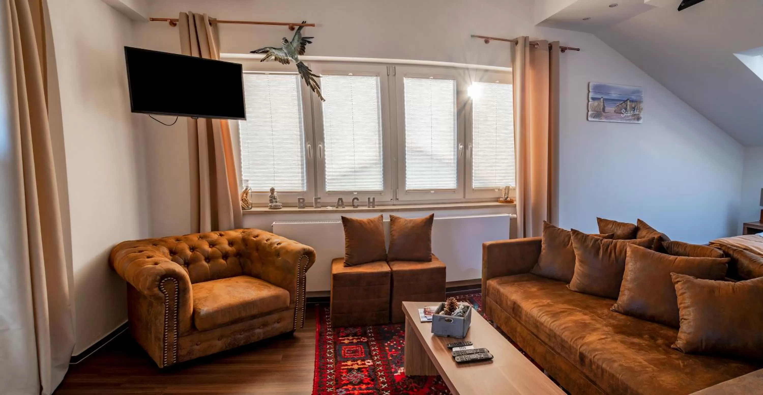 Photo of the whole room in Seaside-Townhouse