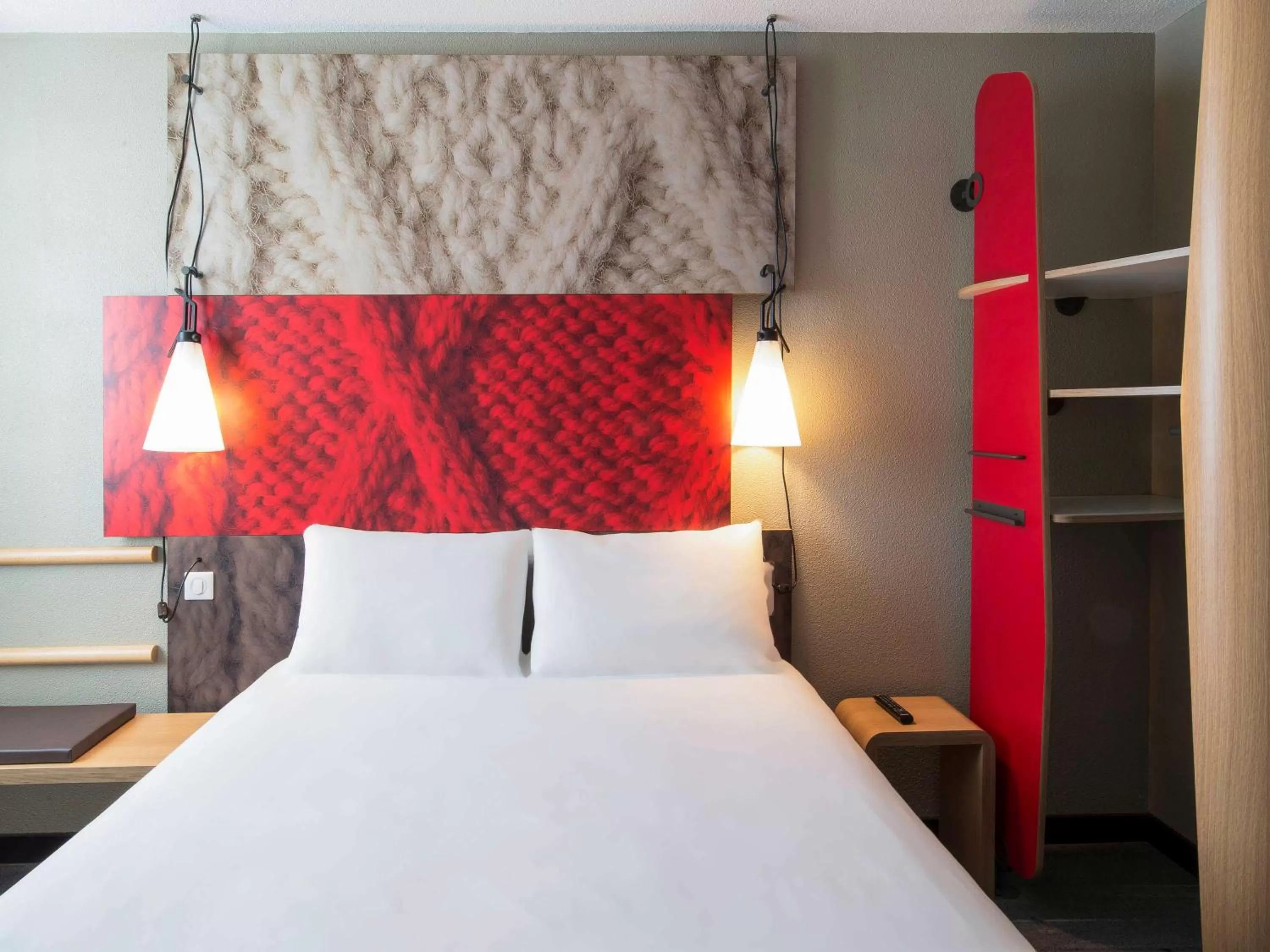 Photo of the whole room, Bed in ibis Tours Nord