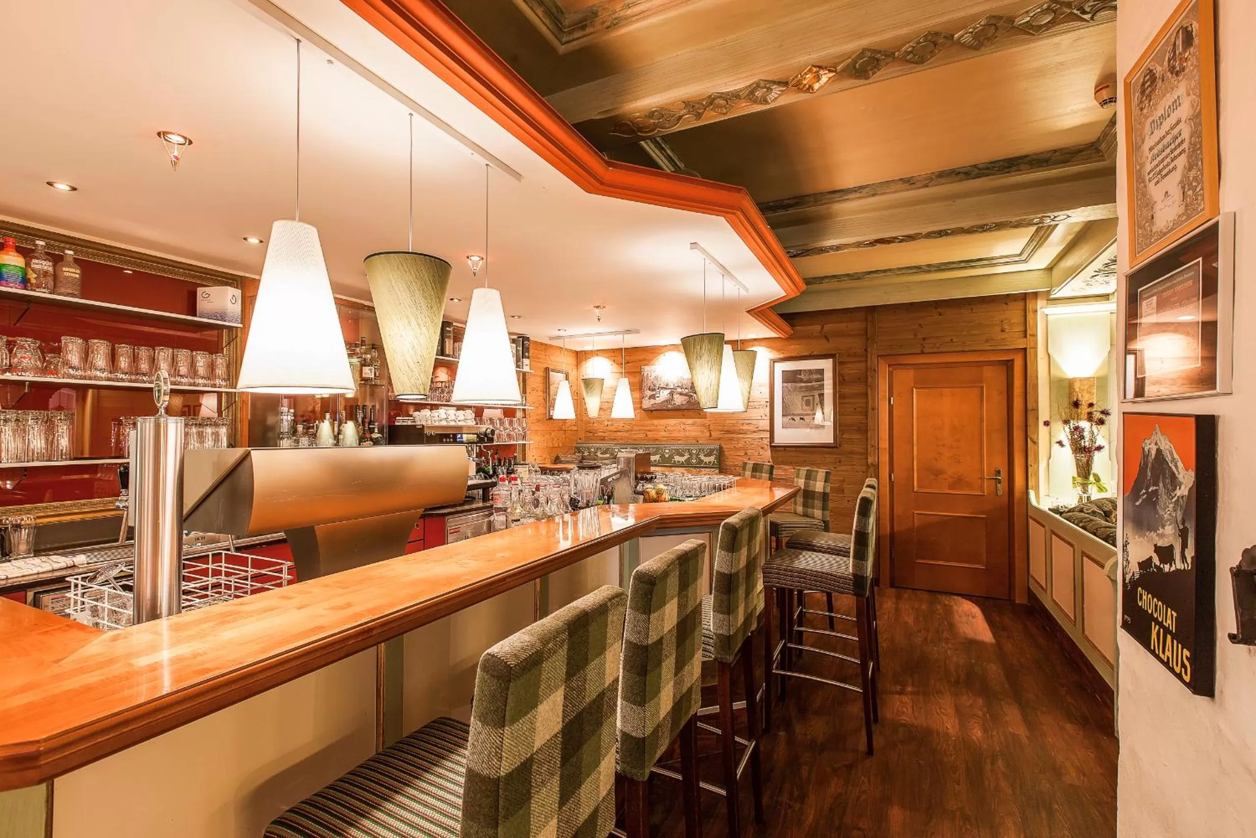 Lounge or bar in Alpenhotel Tirolerhof