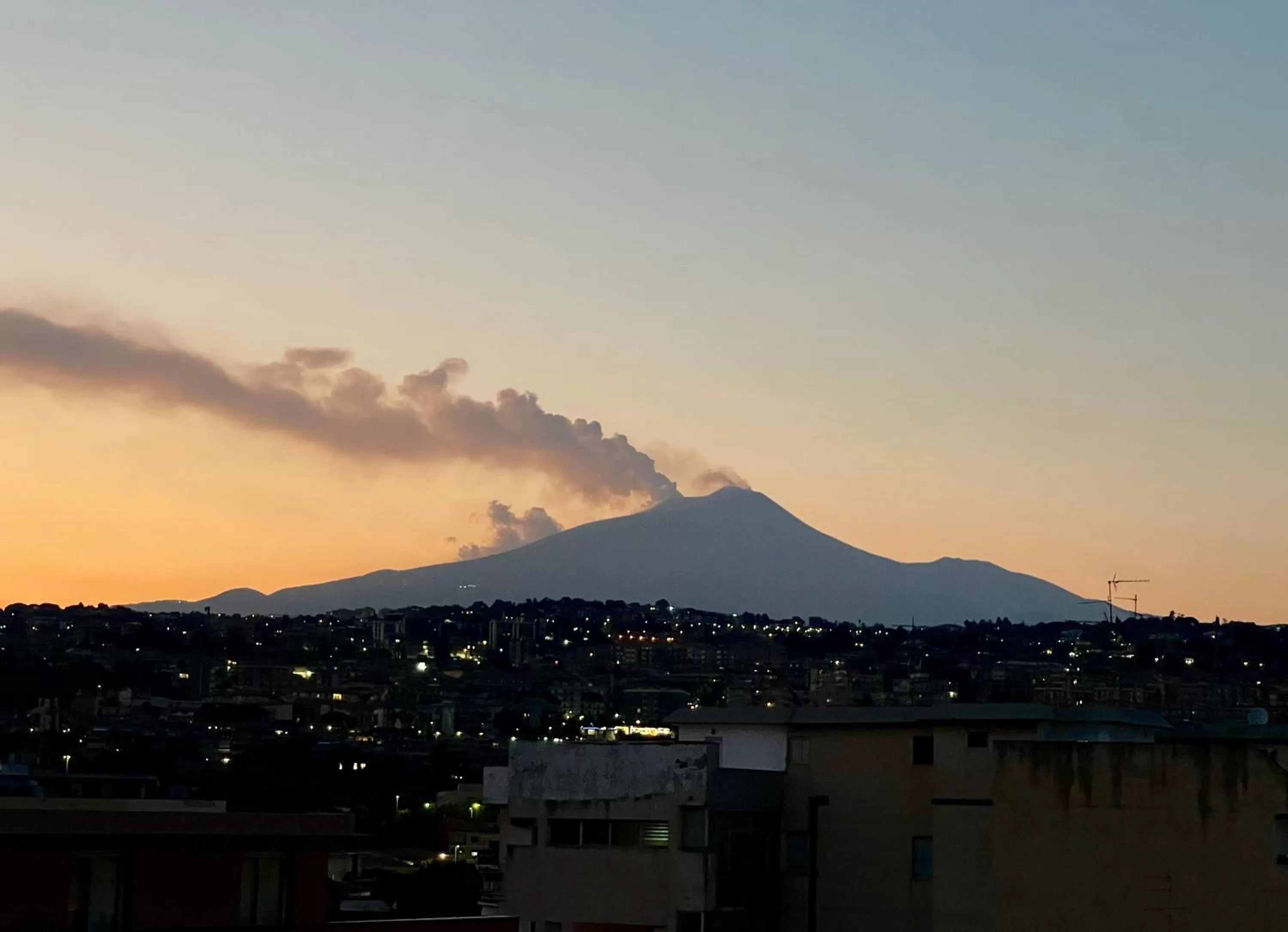 Mountain view in Le Suite del Lungomare Catania