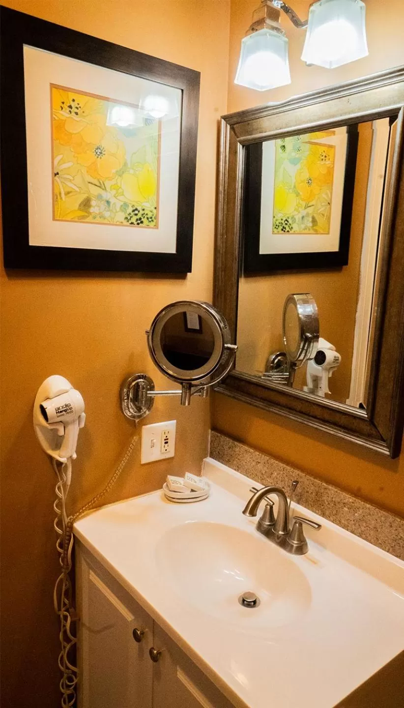 Casablanca Inn on the Bay