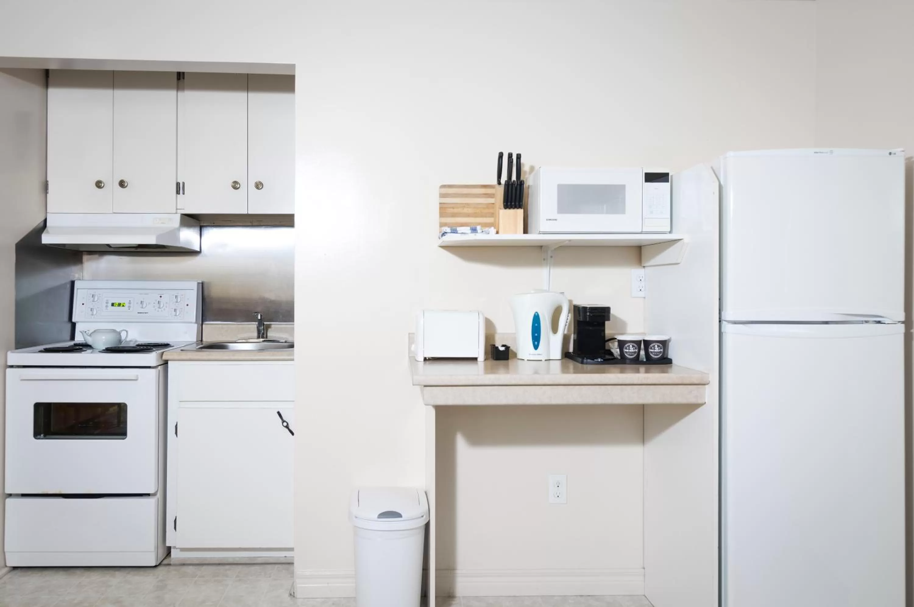 Kitchen or kitchenette in Mount Peyton Resort & Conference Centre