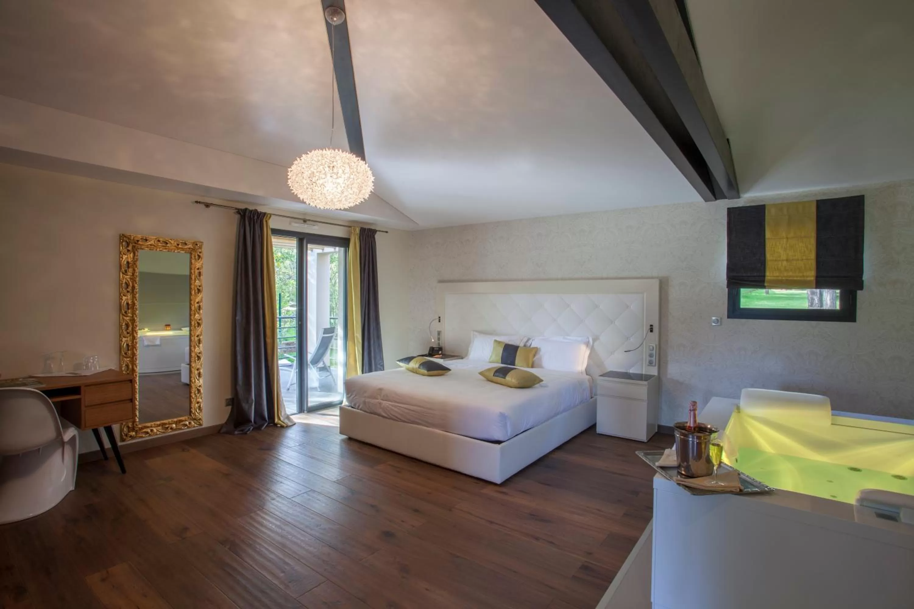 Bedroom, Bed in Chez Walter