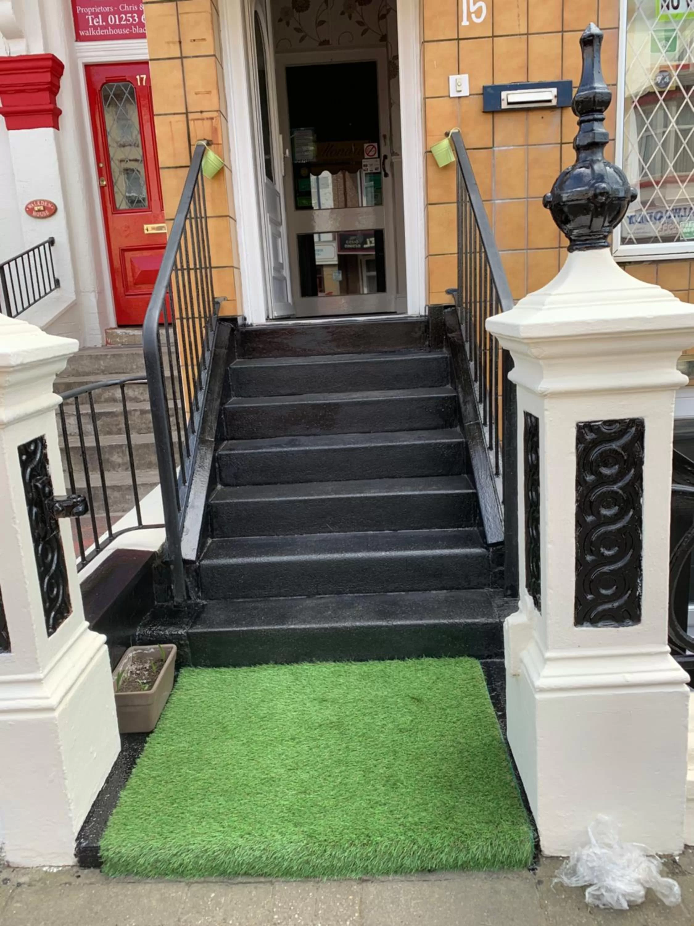 Property building in Alondra Hotel