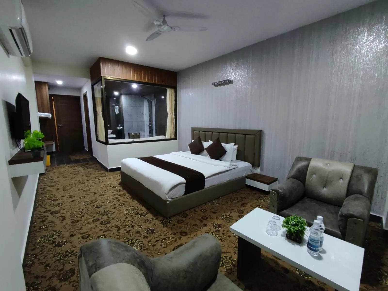 Bedroom, Bed in Hotel Jurkis, Kolhapur