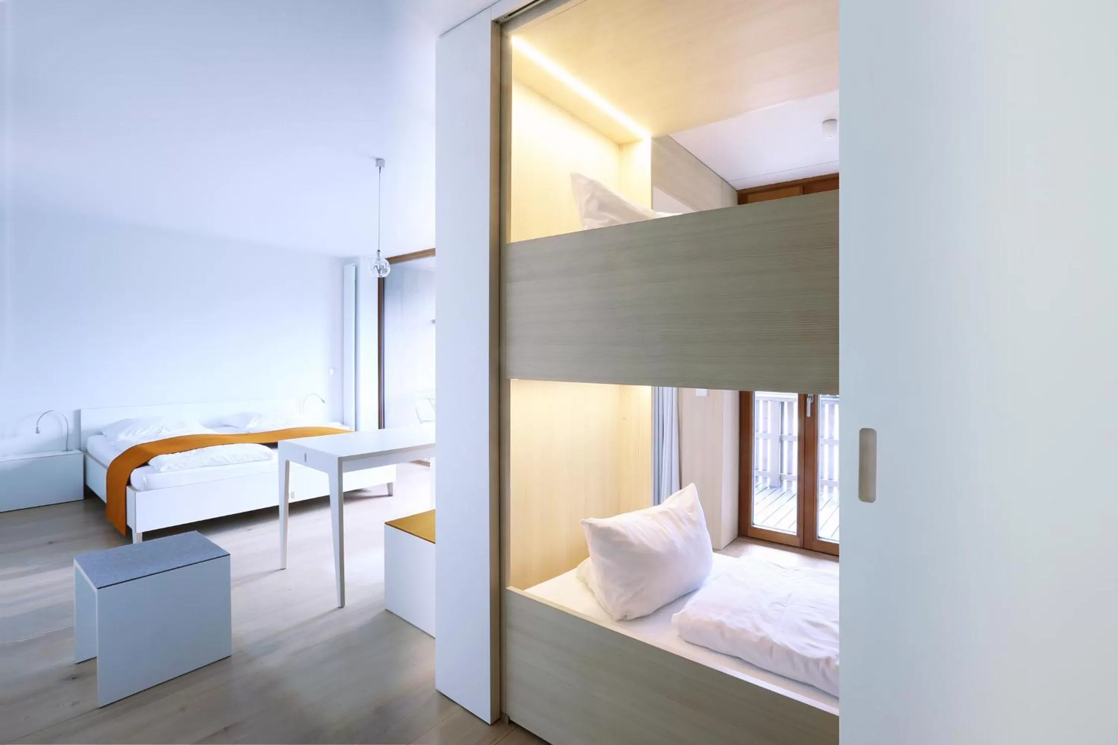 bunk bed, Bed in Hotel Neuwirt