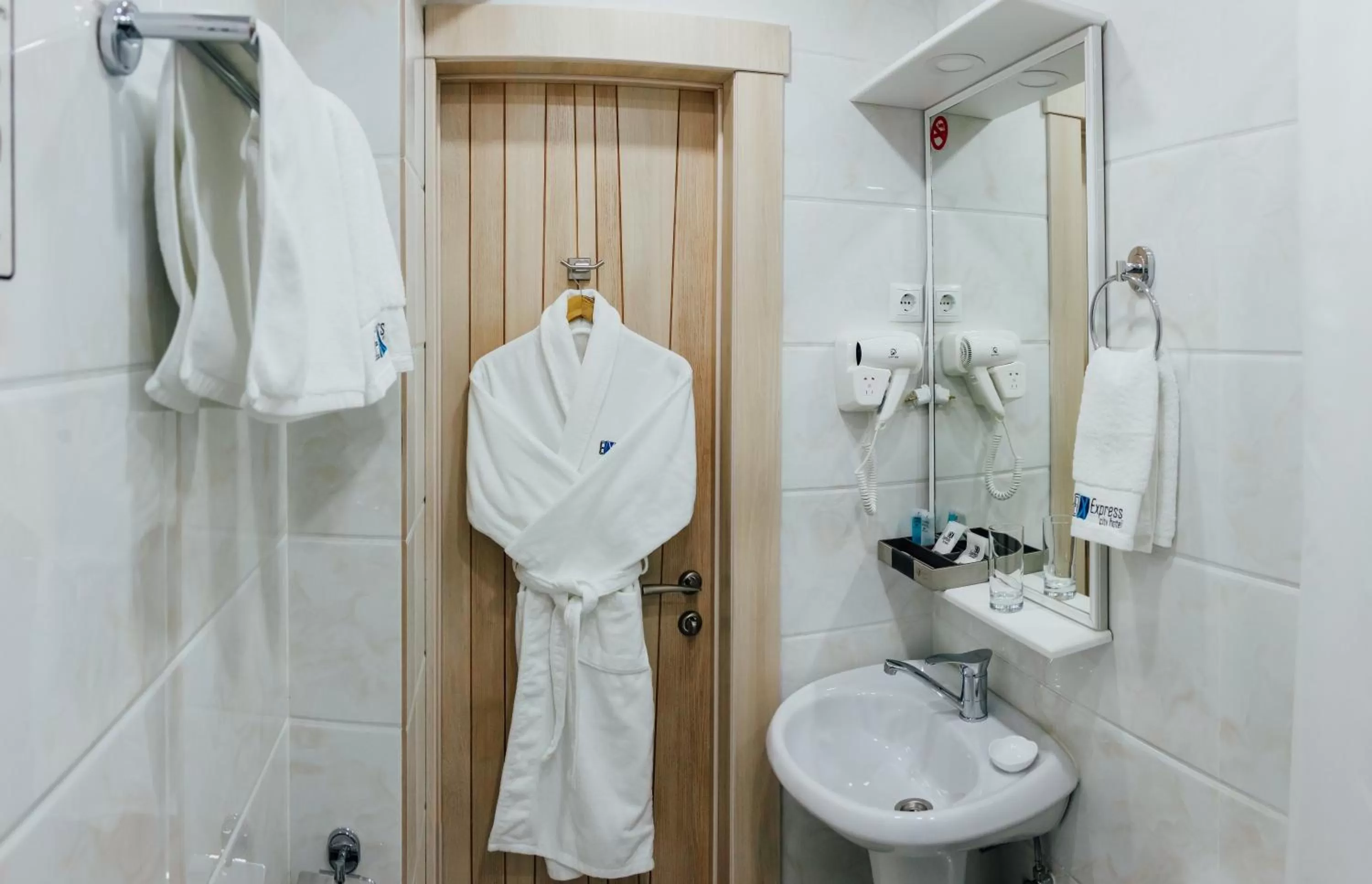 Bathroom in Express City Hotel