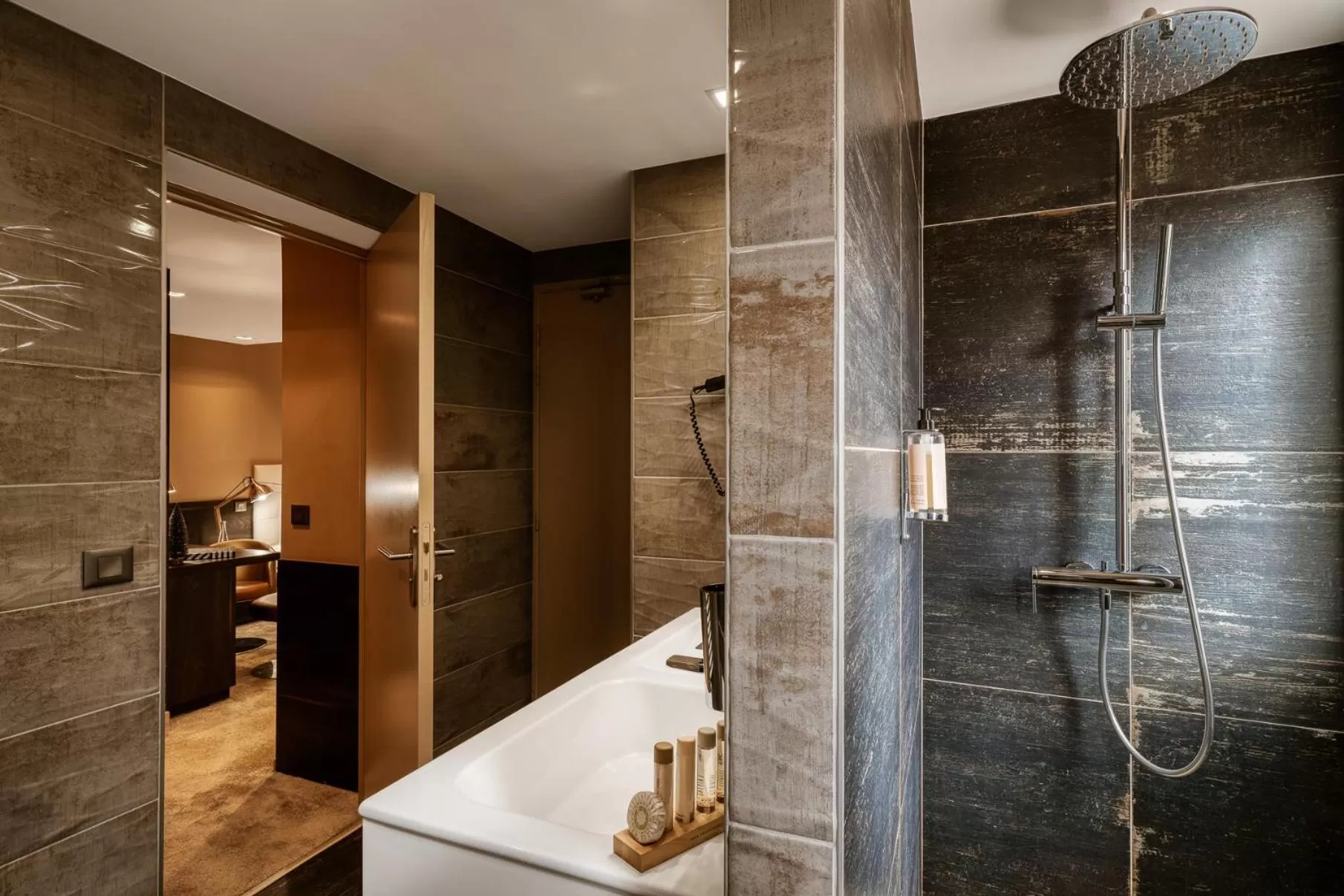 Shower in Hotel Le Tremplin