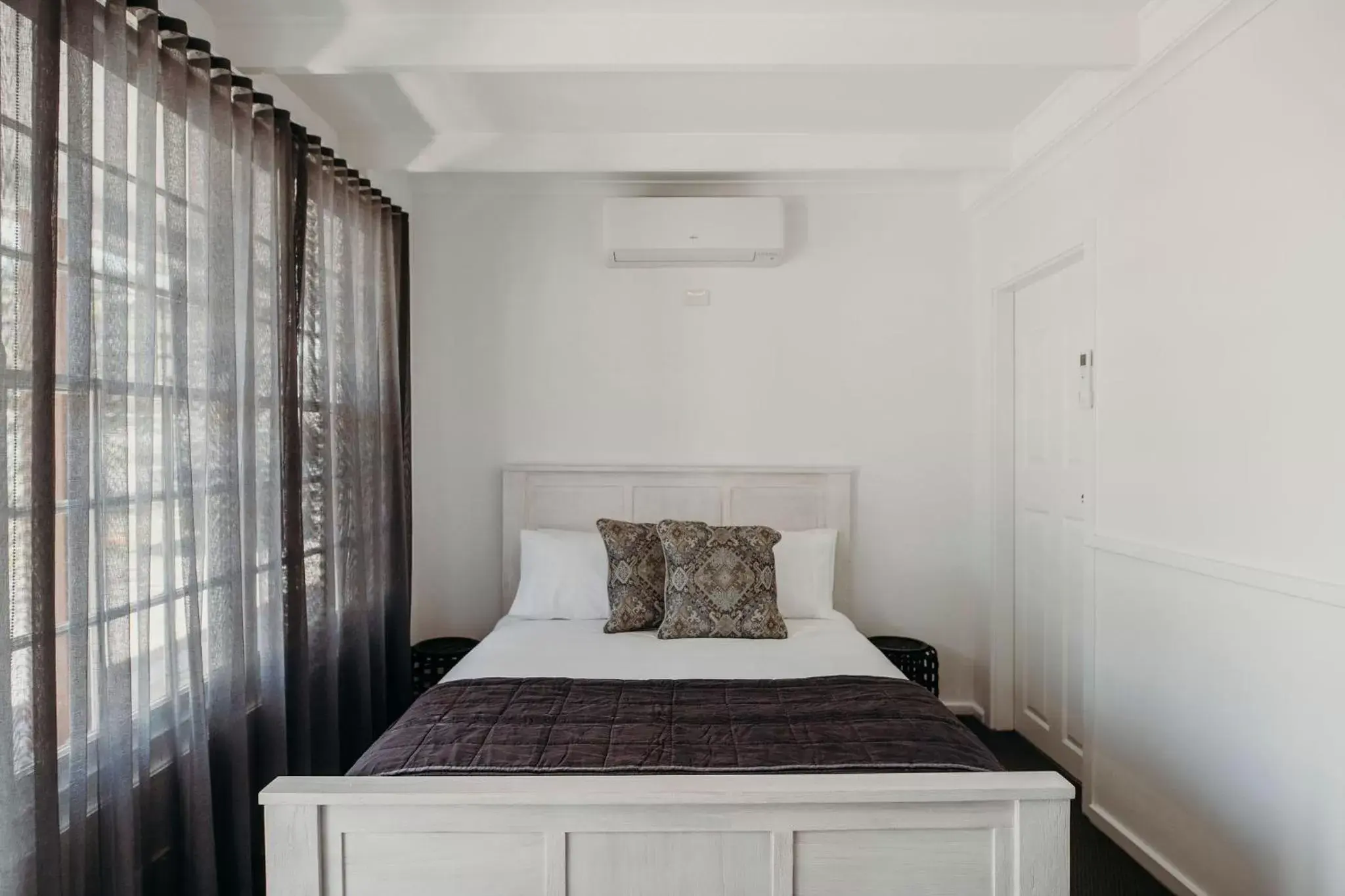 Deluxe Queen with Private Shared Garden in Nelson Palms Deluxe Queen with Private Shared Garden in Nelson Palms