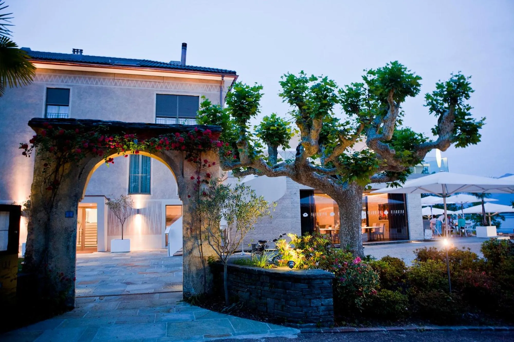 Property building in Giardino Lago