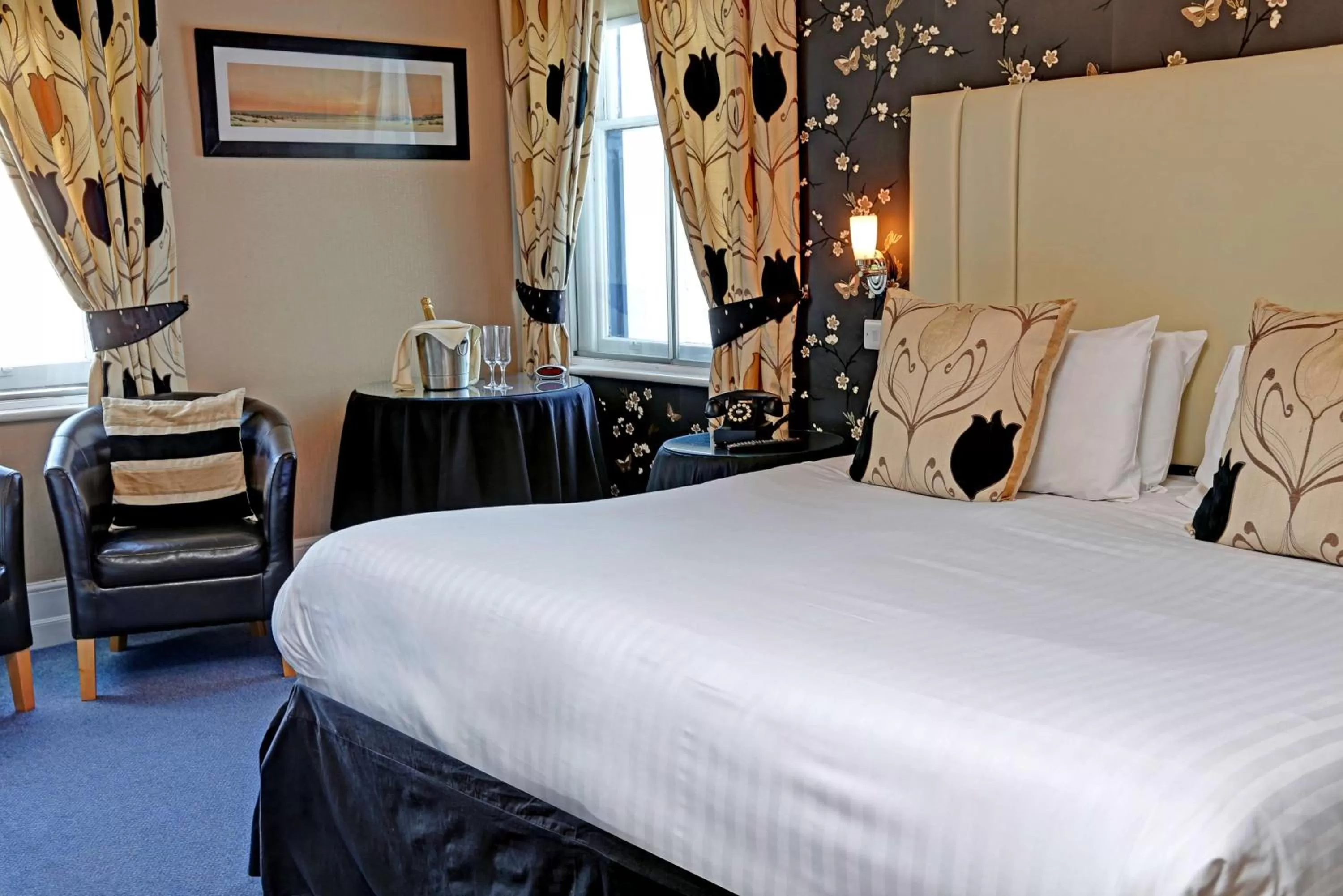 Photo of the whole room in BEST WESTERN New Holmwood Hotel