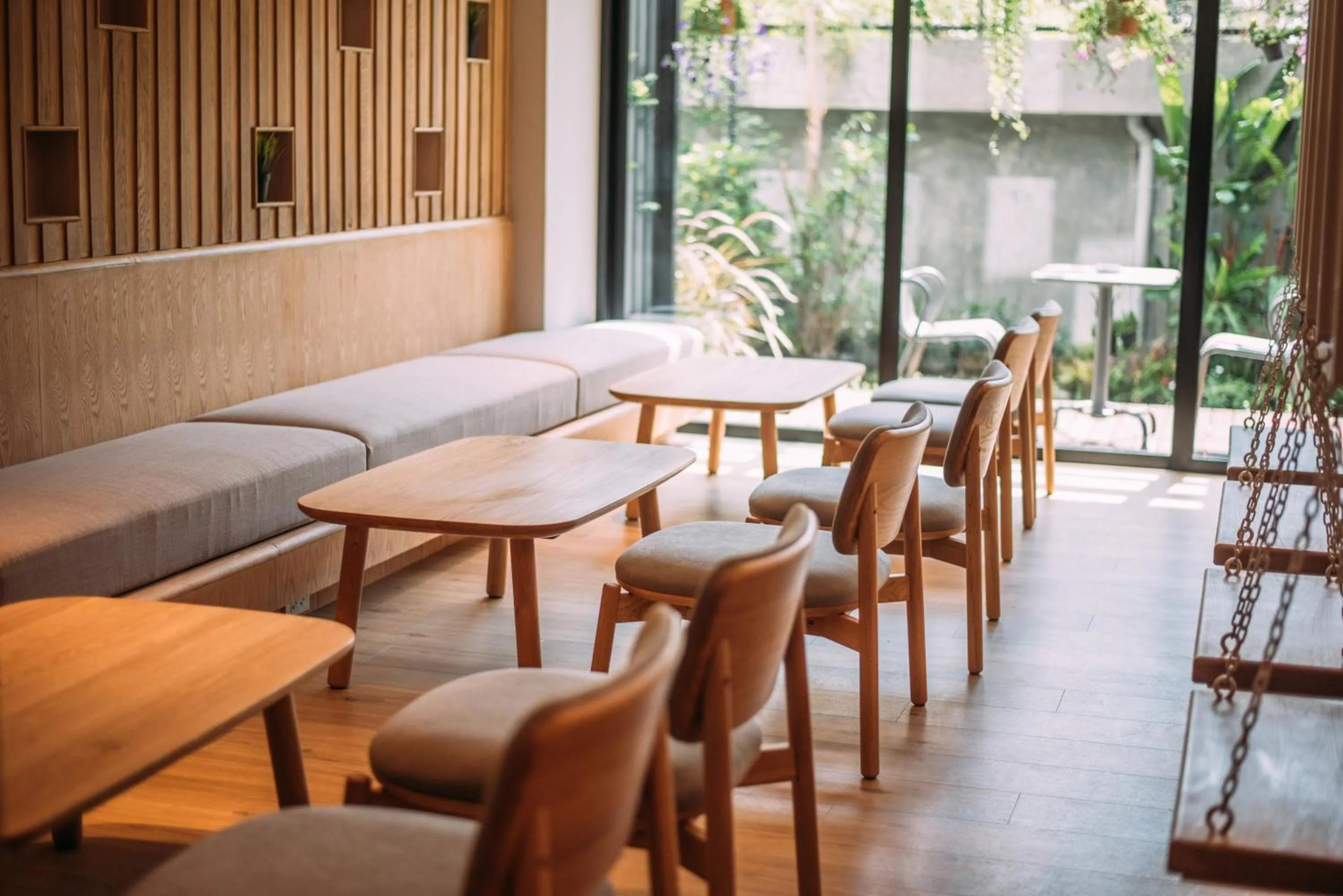 Coffee/tea facilities in Mii Hotel Srinakarin