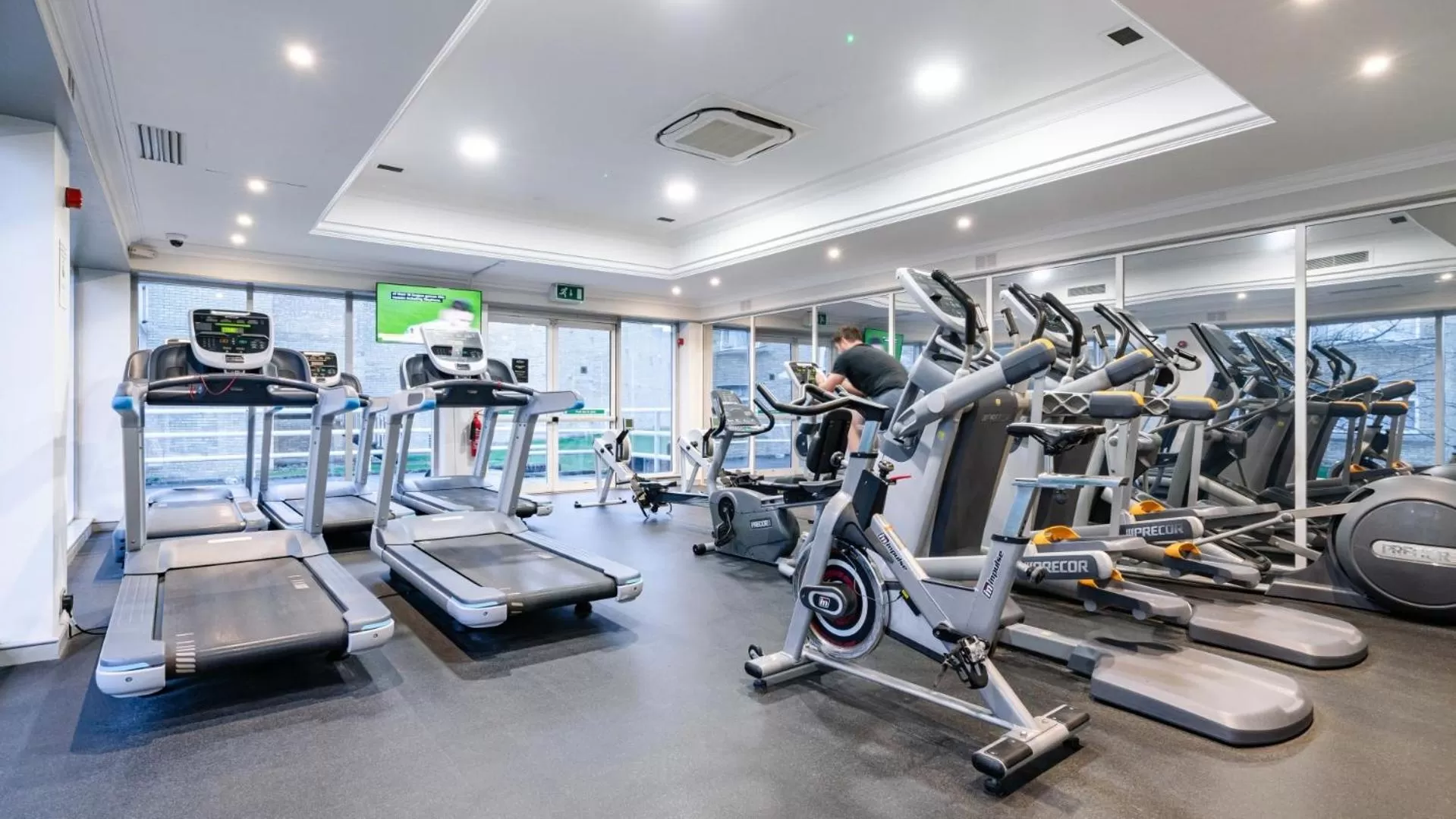 Fitness centre/facilities in Leonardo Hotel Cheltenham