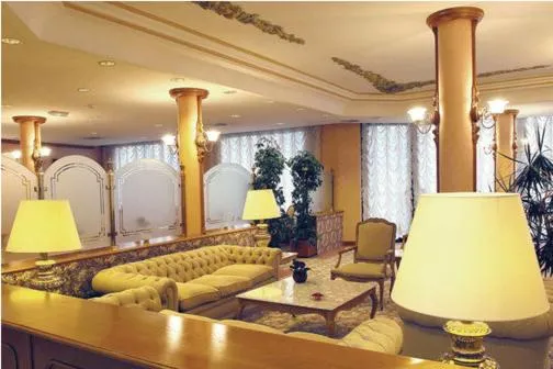 Communal lounge/ TV room in Hotel Riu Fluviá