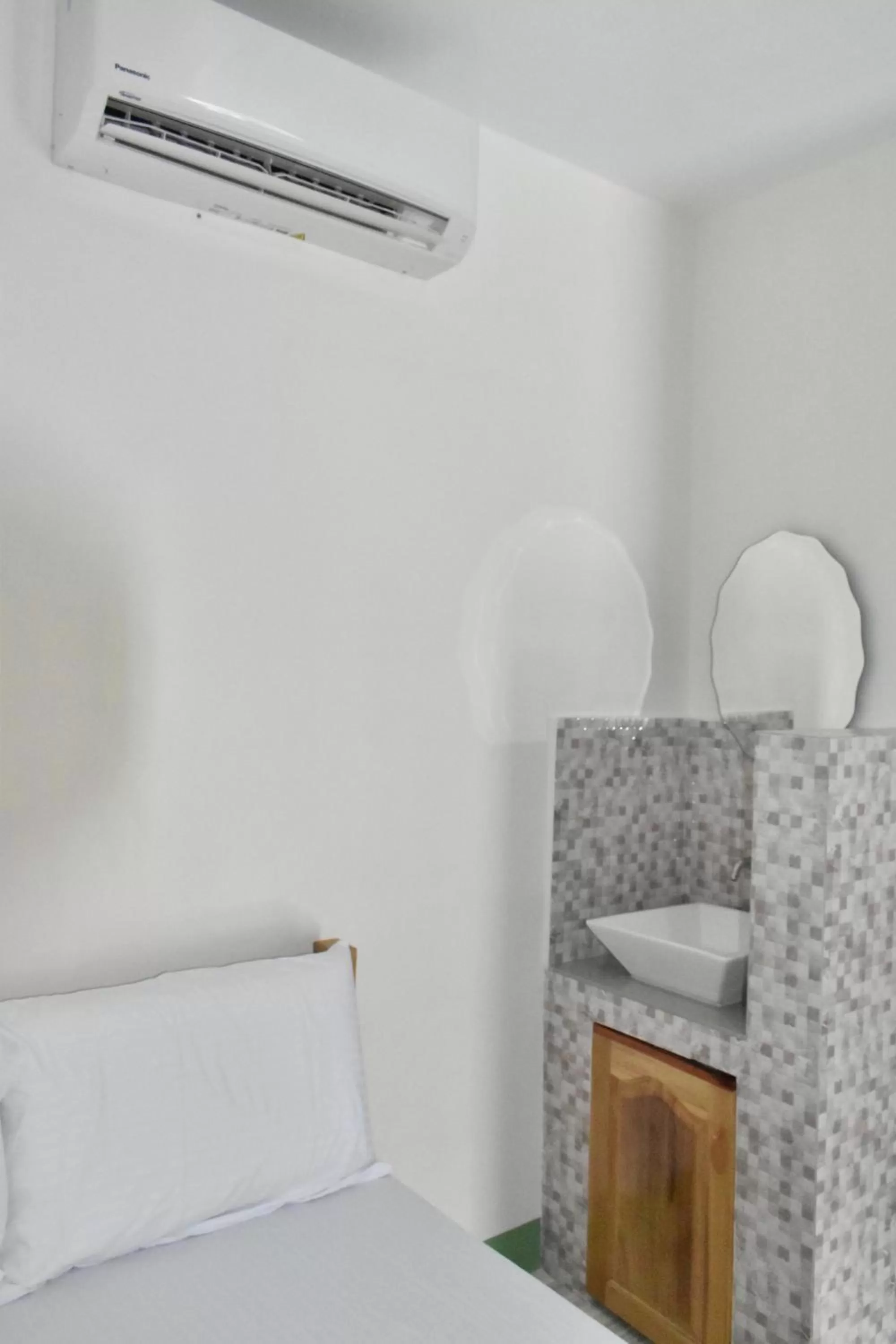 Bed in Charlina Inn Panglao