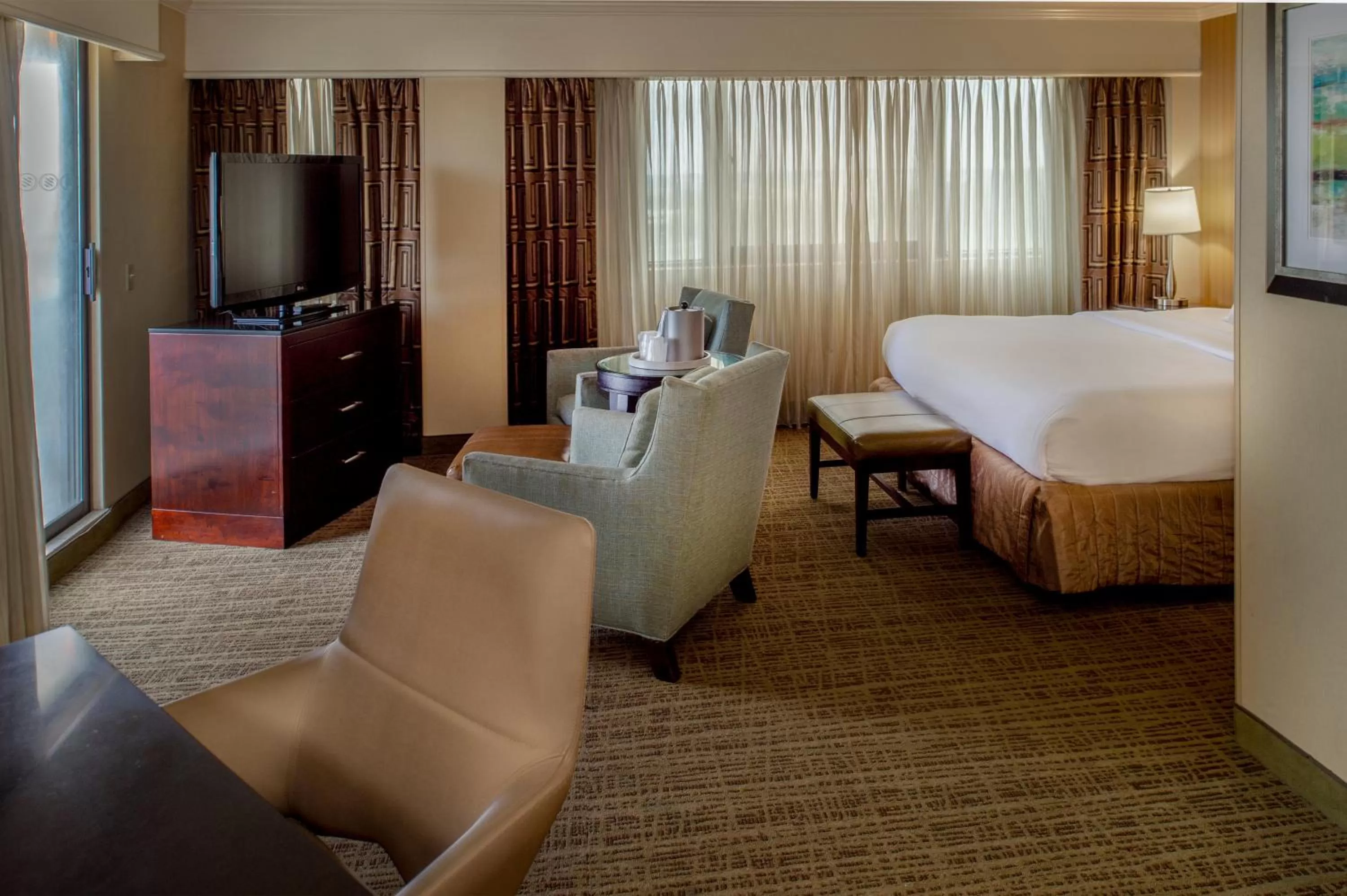 TV and multimedia, Bed in Crowne Plaza Hotel St. Louis Airport by IHG