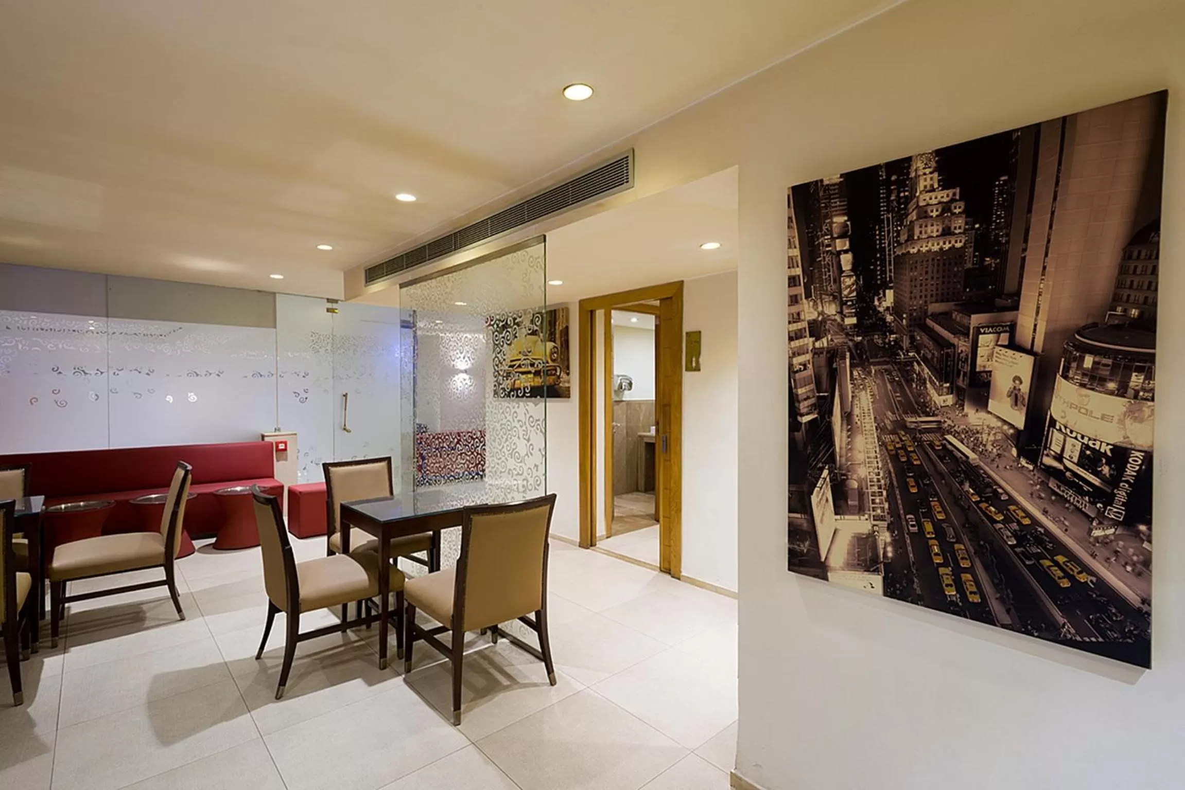 Lounge or bar in Golf Royal Hotel