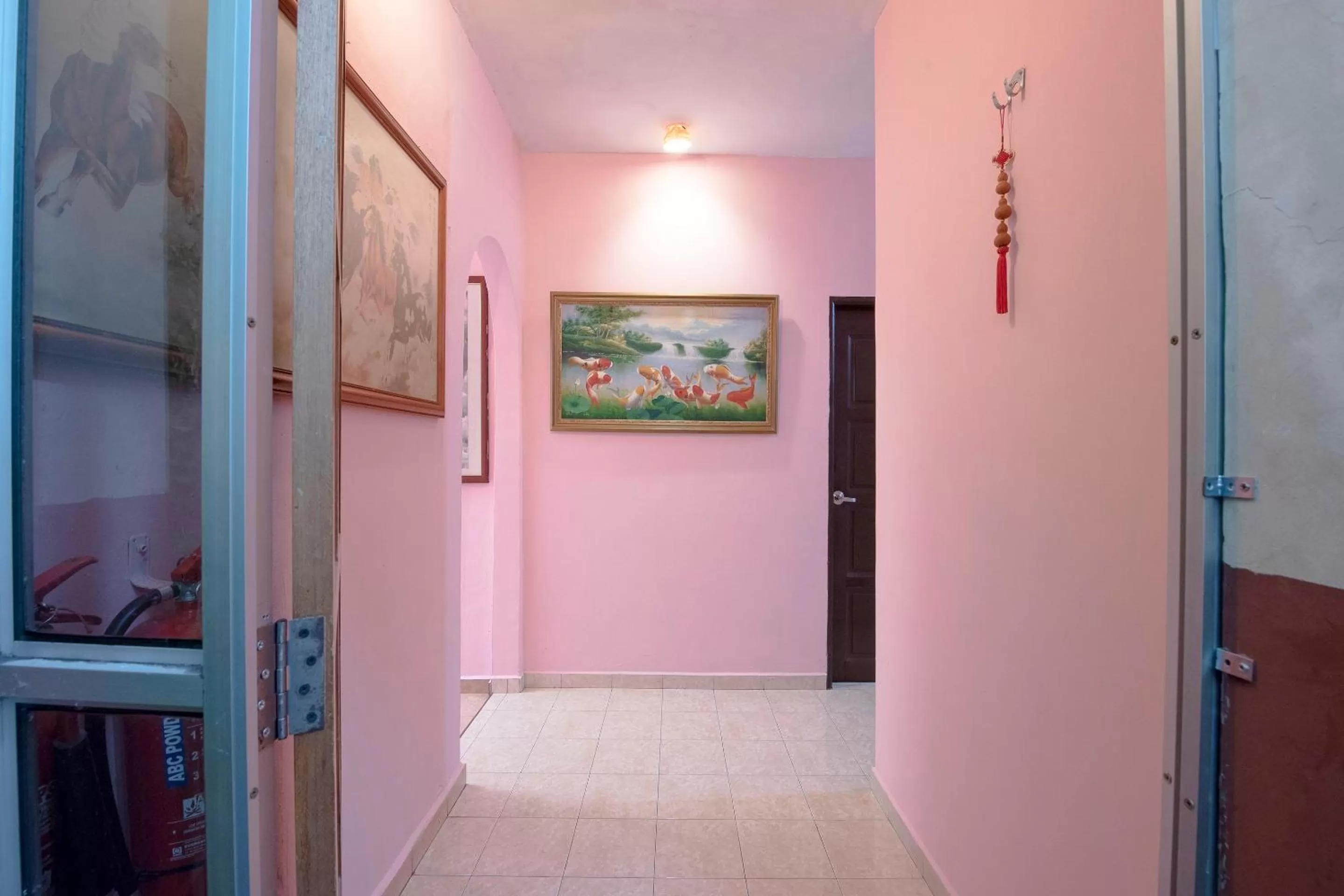 SPOT ON 90305 Hen Hen Hotel