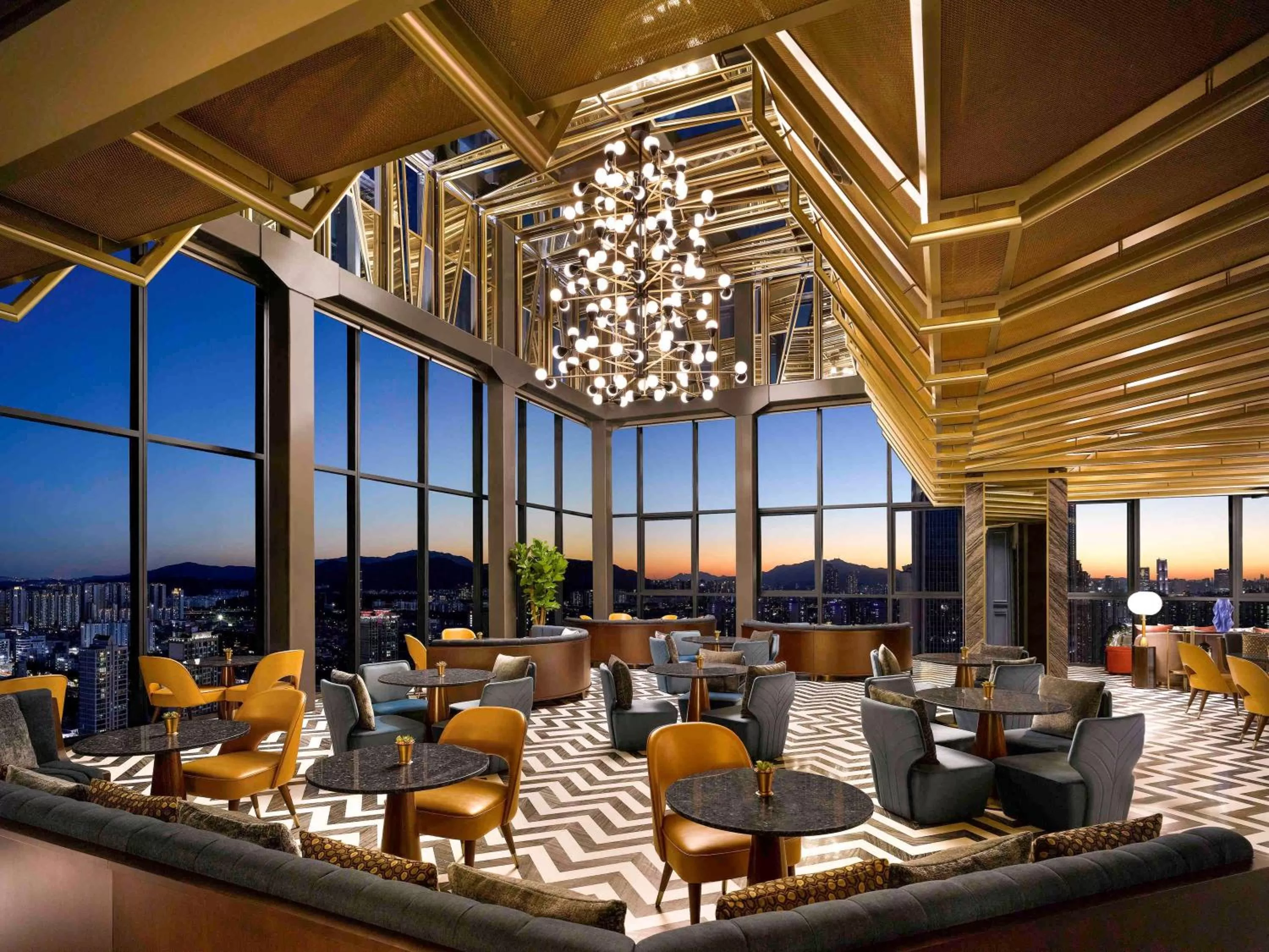 Lounge or bar in Sofitel Ambassador Seoul Hotel & Serviced Residences