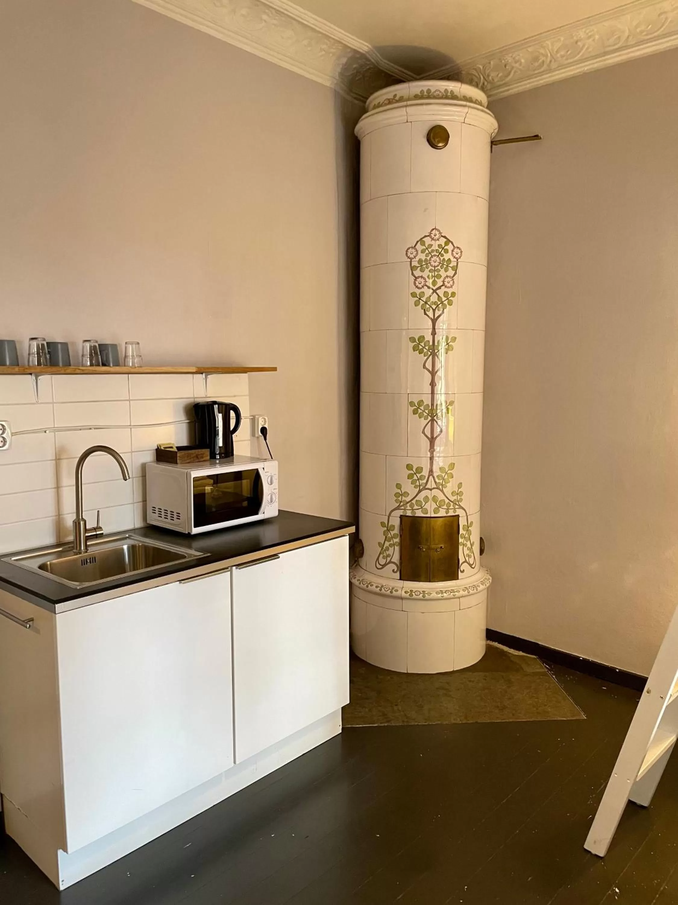 Coffee/tea facilities in Unique Hotel