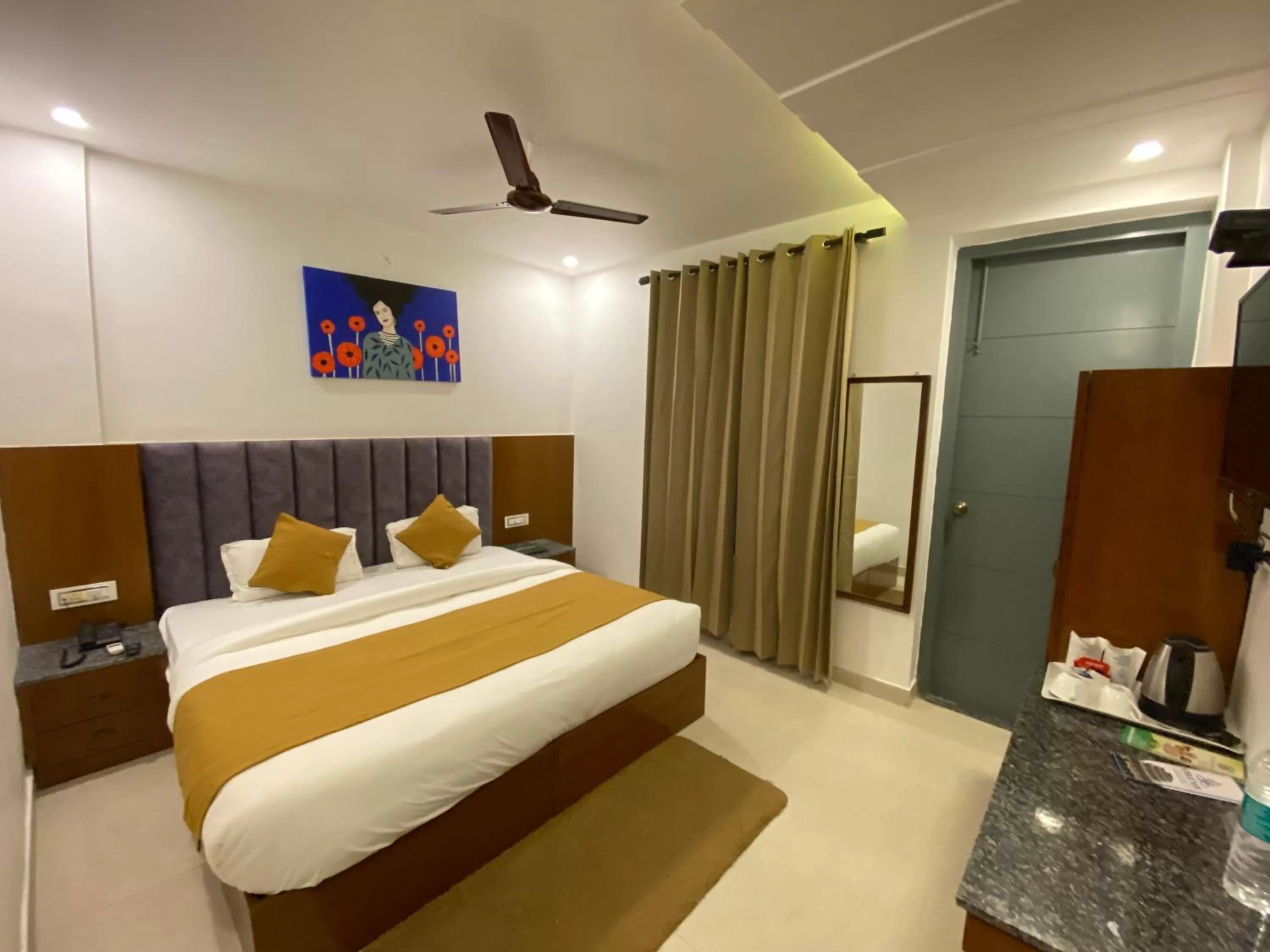 Bedroom, Bed in Hotel Shiva Yog Sthal