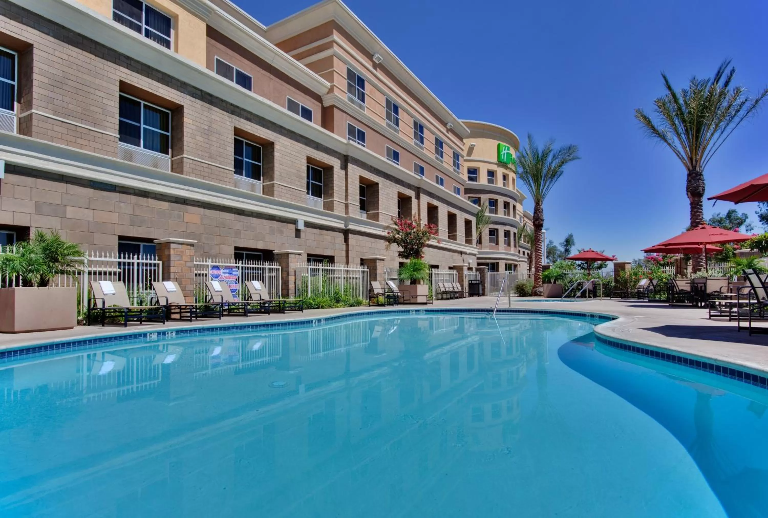 Swimming pool in Holiday Inn Ontario Airport - California by IHG