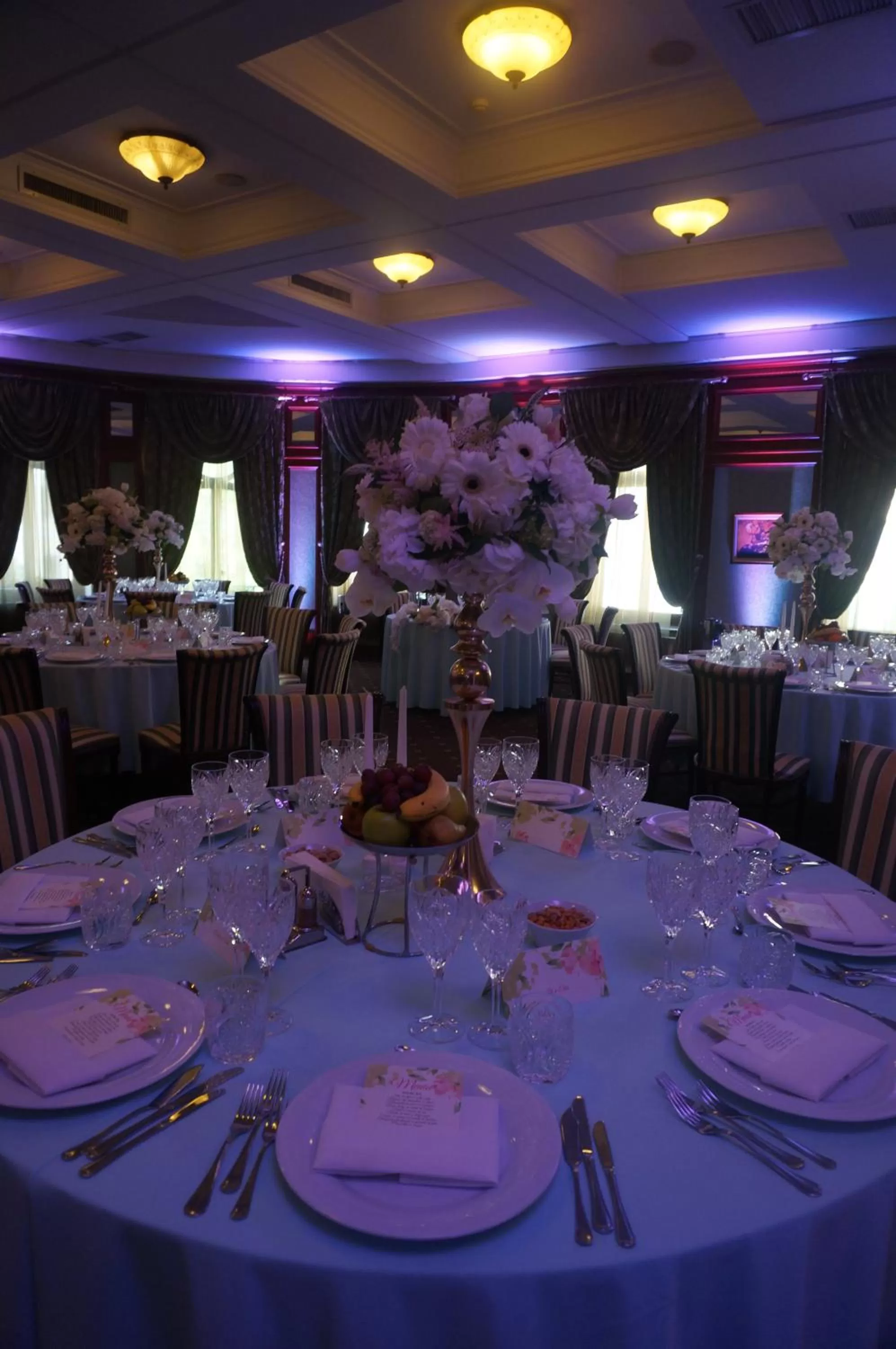 Property building, Restaurant/Places to Eat in Hotel Select