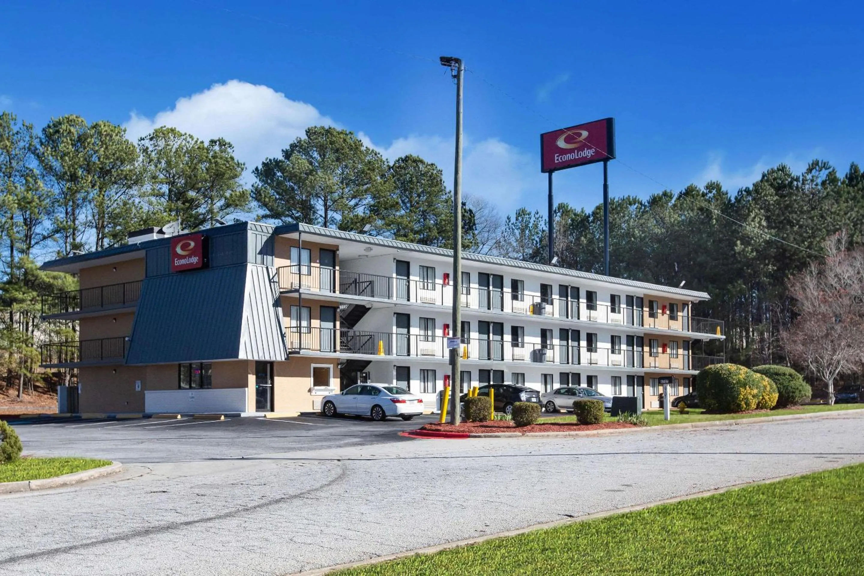 Property building in Econo Lodge