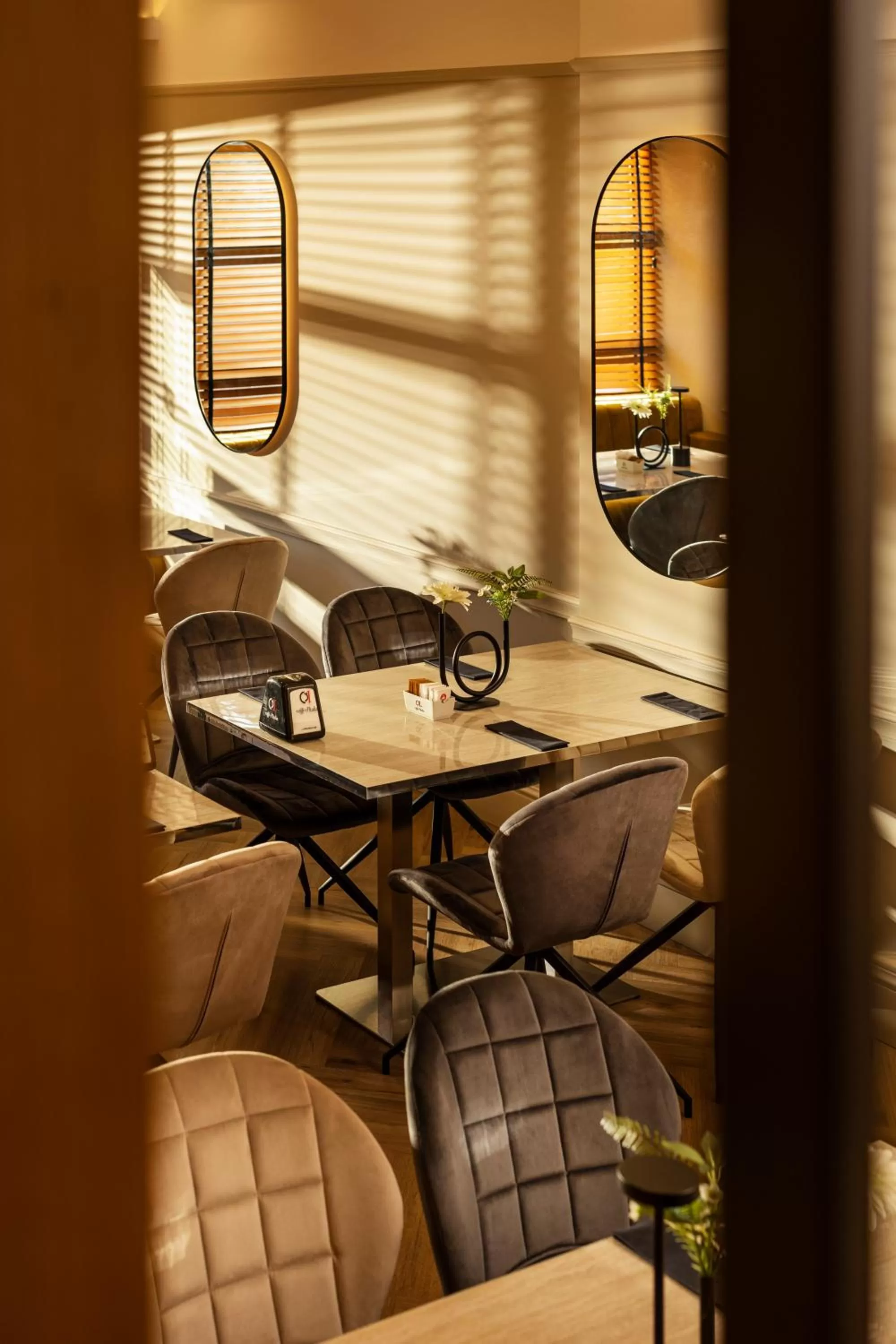 Restaurant/places to eat in -- ESTE PARK HOTEL -- part of Urban Chic Luxury Design Hotels - Parking & Compliments - next to Shopping & Dining Mall Plovdiv