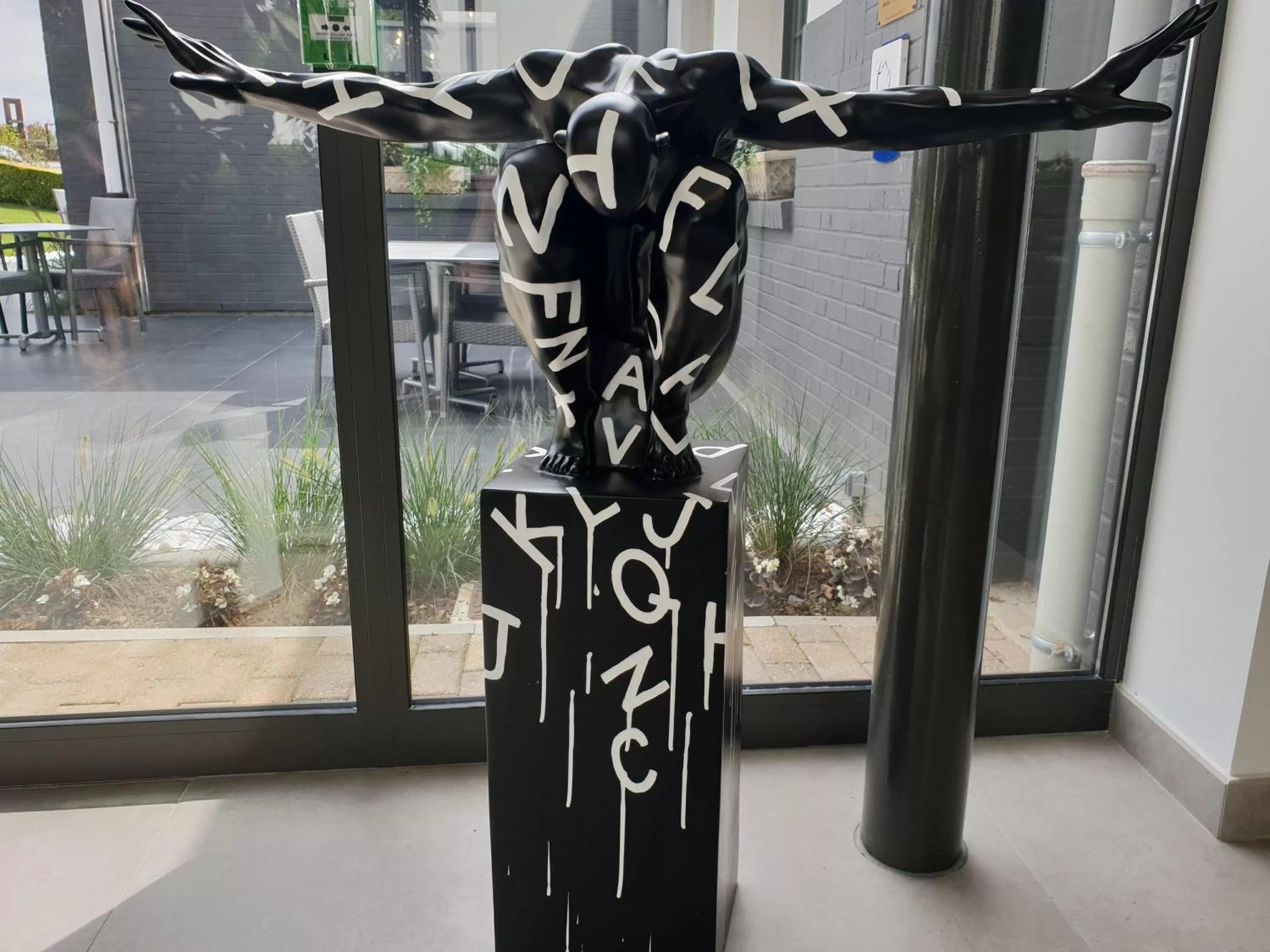 Property logo or sign in ibis Styles Douai Gare Gayant Expo