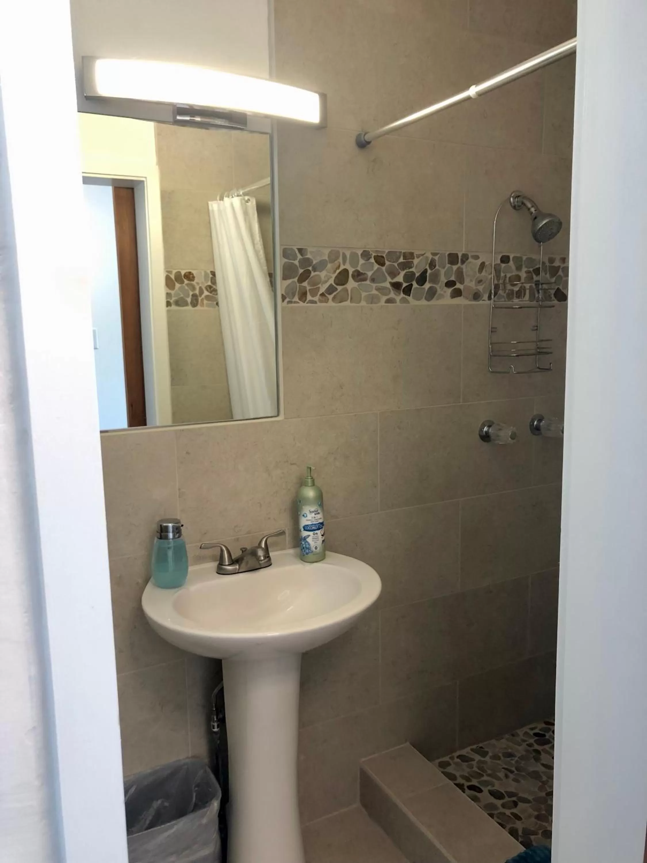 Bathroom in Kona Tiki Hotel - No Resort Fees